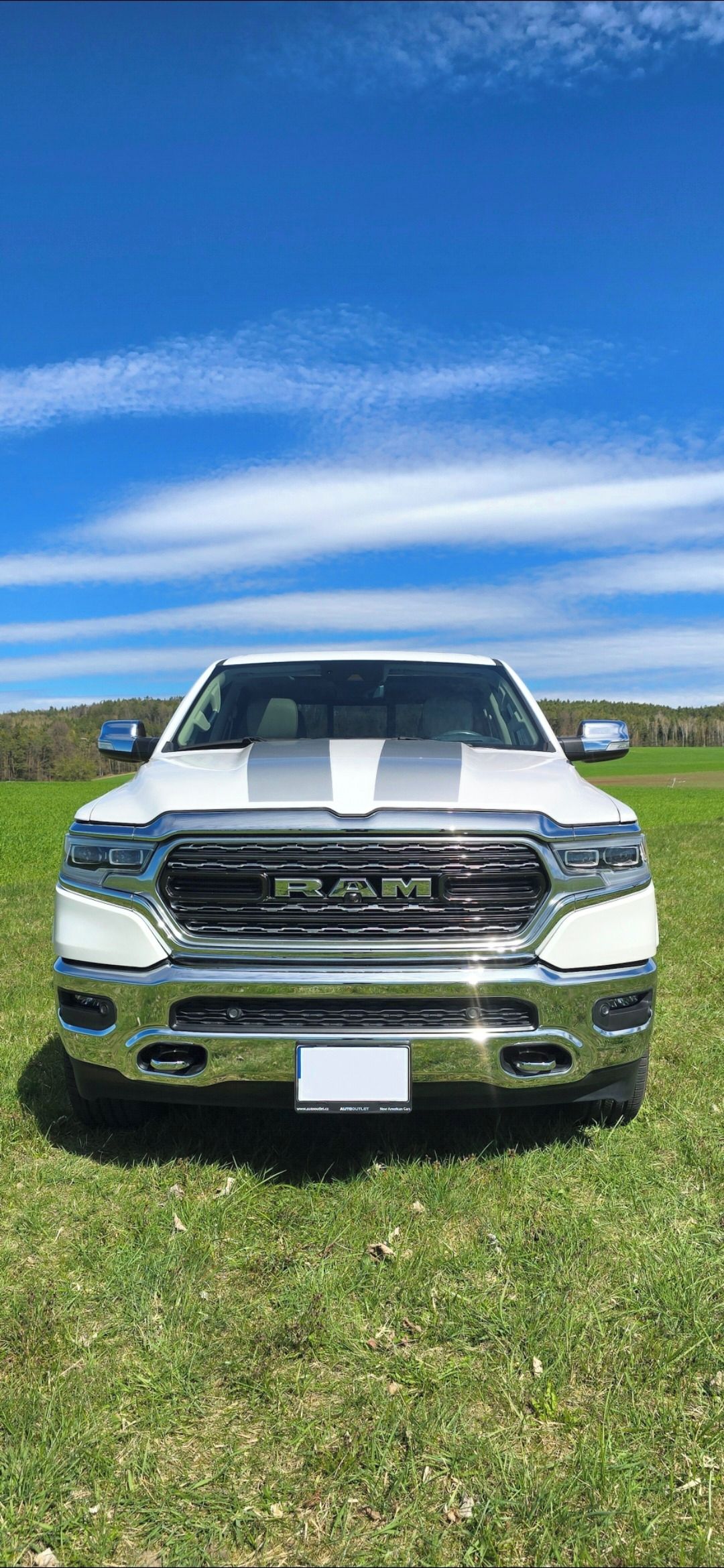 Dodge Ram 1500, LIMITED  7000 KM  ČR  JAK NOVÝ - fotka 4