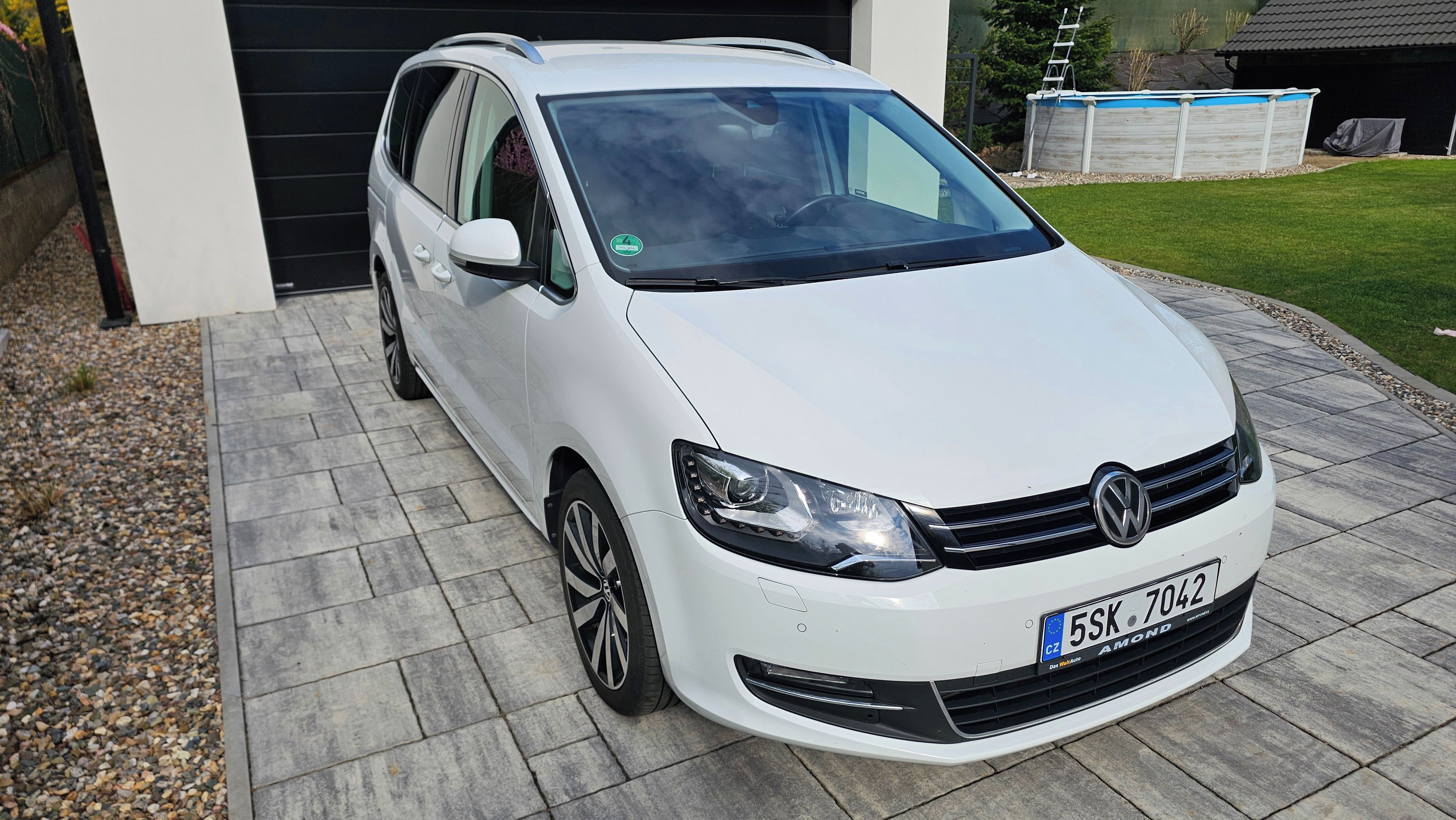 Volkswagen Sharan, 7 míst, 1.maj, ČR, nebouraný - fotka 3
