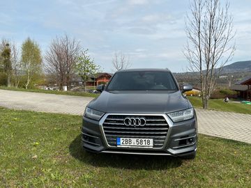 AUDI Q7 50 TDI servisované