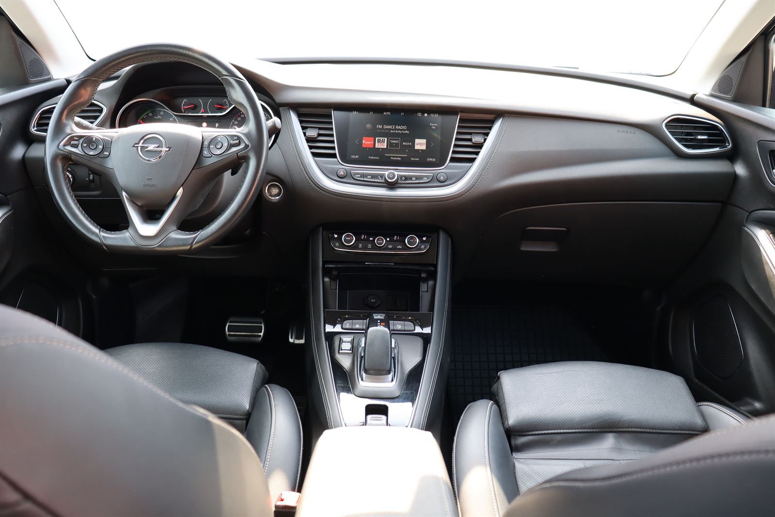 Opel Grandland X, 1.6 TURBO PHEV - fotka 3
