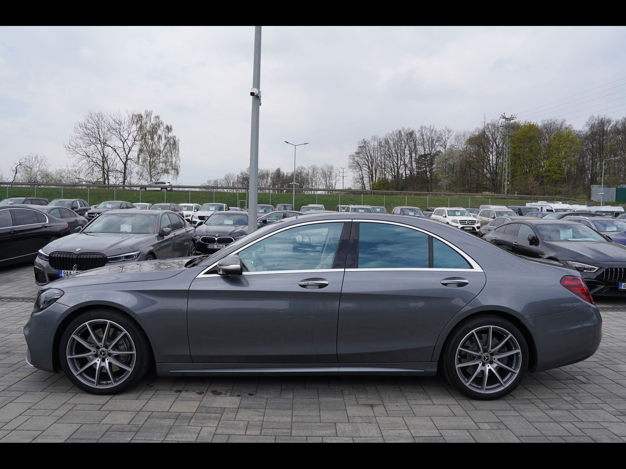 Mercedes-Benz Třídy S, S560 4Matic V8 Designo/470PS - fotka 3