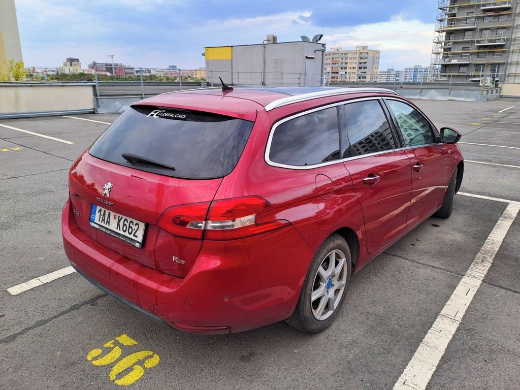 Peugeot 308, 1.2, 96kW, servisováno - fotka 3