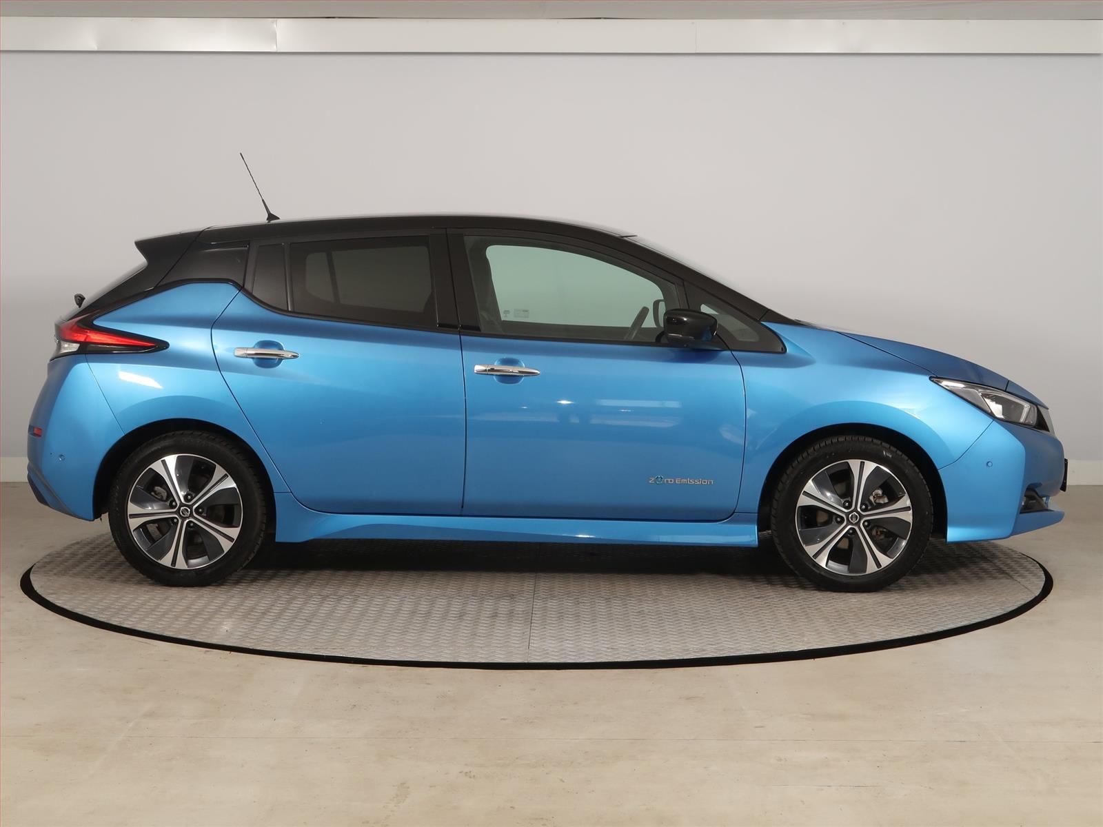Nissan LEAF, 40 kWh, SoH 90%, Automat, ČR - fotka 6