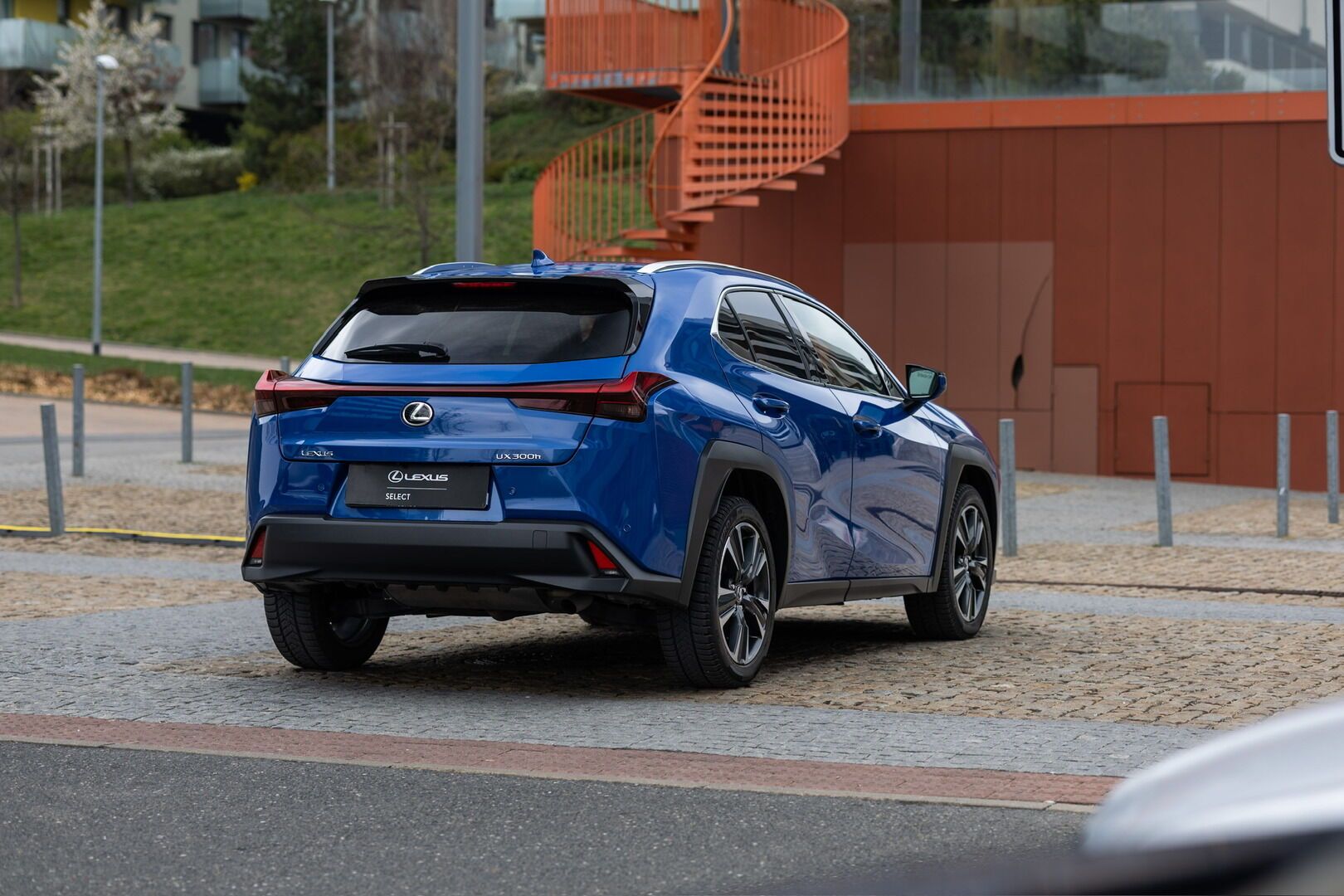 Lexus UX 300h, 300H 2.0 HEV BUSINESS TECH - fotka 4