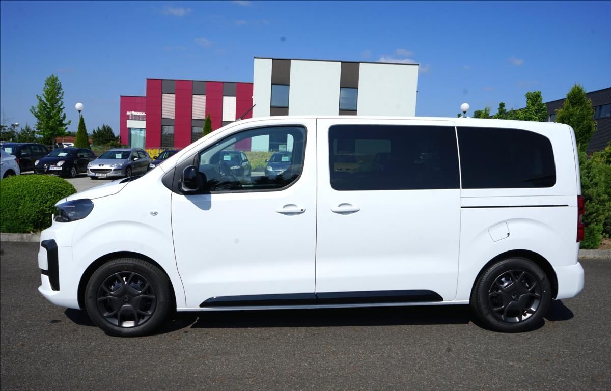 Citroën SpaceTourer, 2,2 BlueHDi 150 MAN6 FEEL M - fotka 4