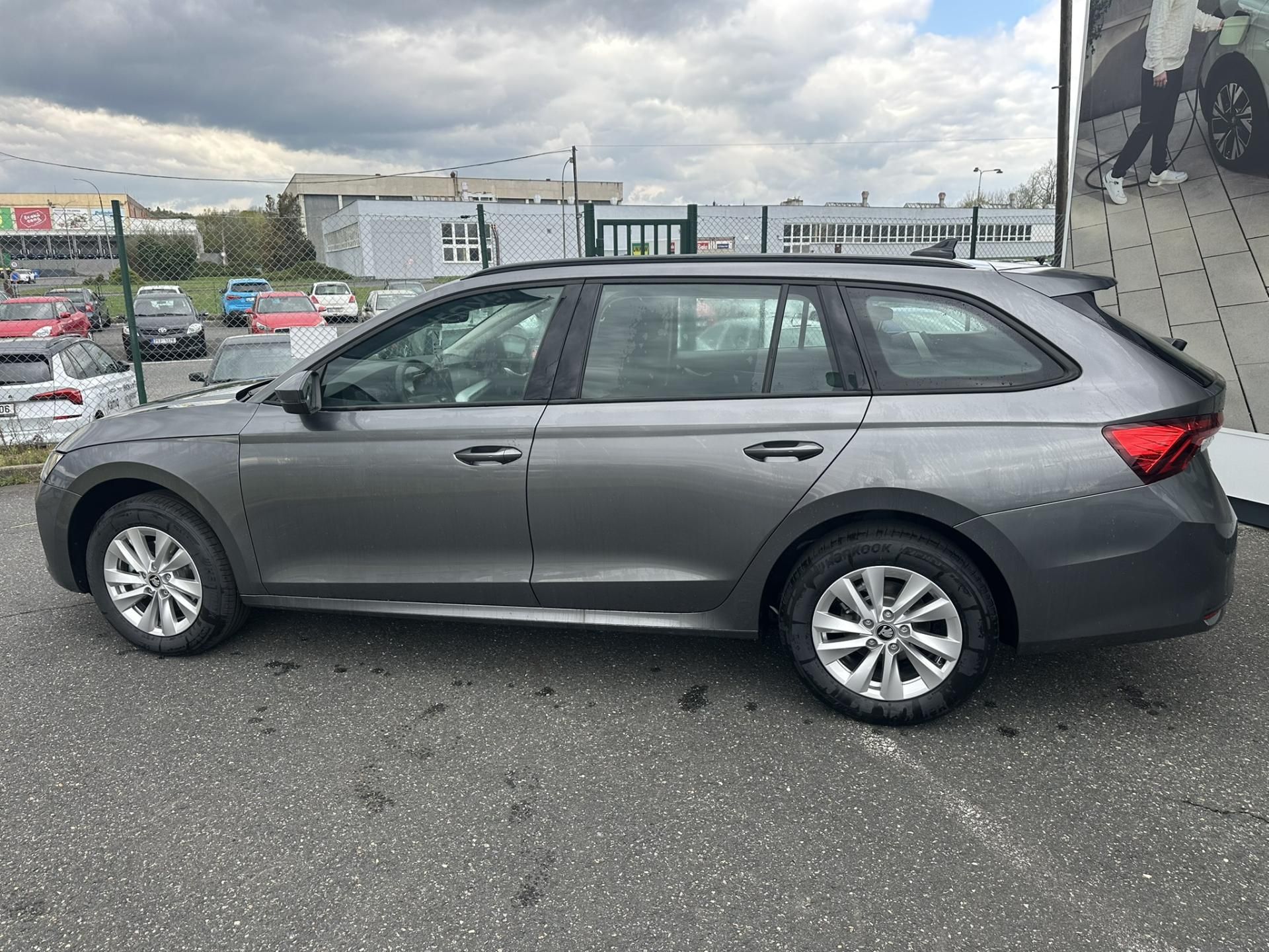 Škoda Octavia, ESSENCE + dovýbava *539 - fotka 4