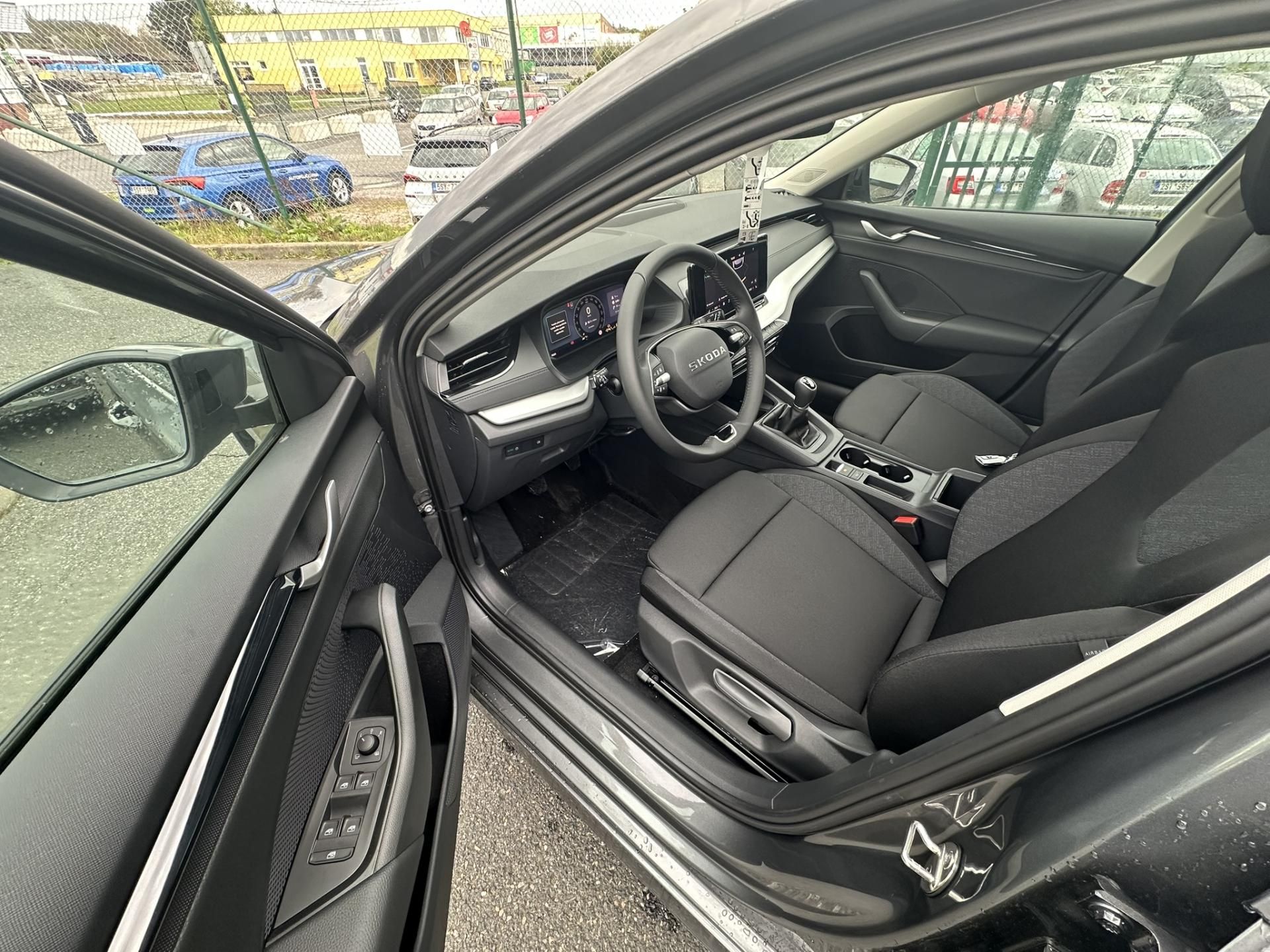 Škoda Octavia, ESSENCE + dovýbava *597 - fotka 6