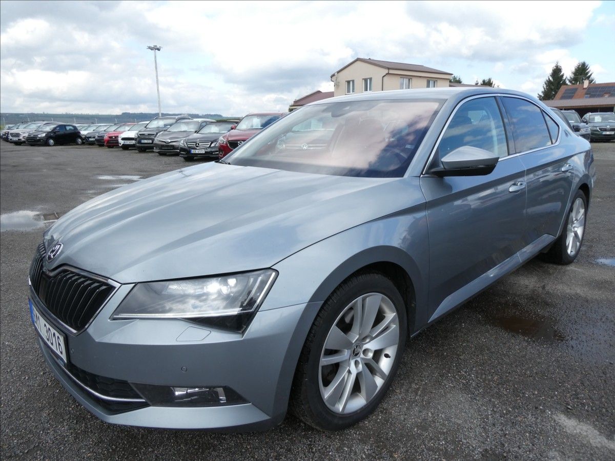Škoda Superb, 2,0 TDi STYLE DSG, 2x kola, ČR - fotka 3