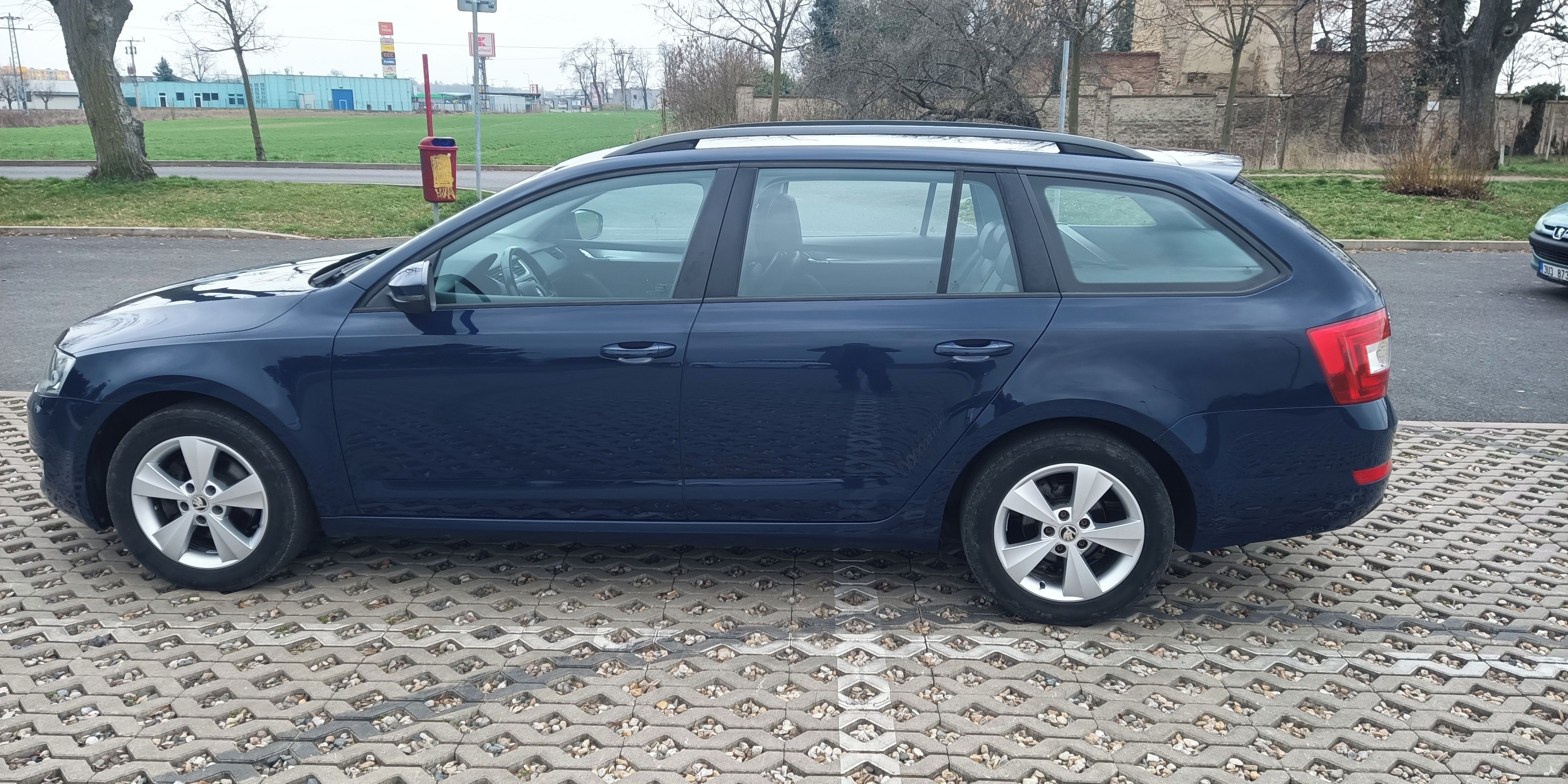 Škoda Octavia, Kombi 2,0 TDI,110 KW - fotka 3