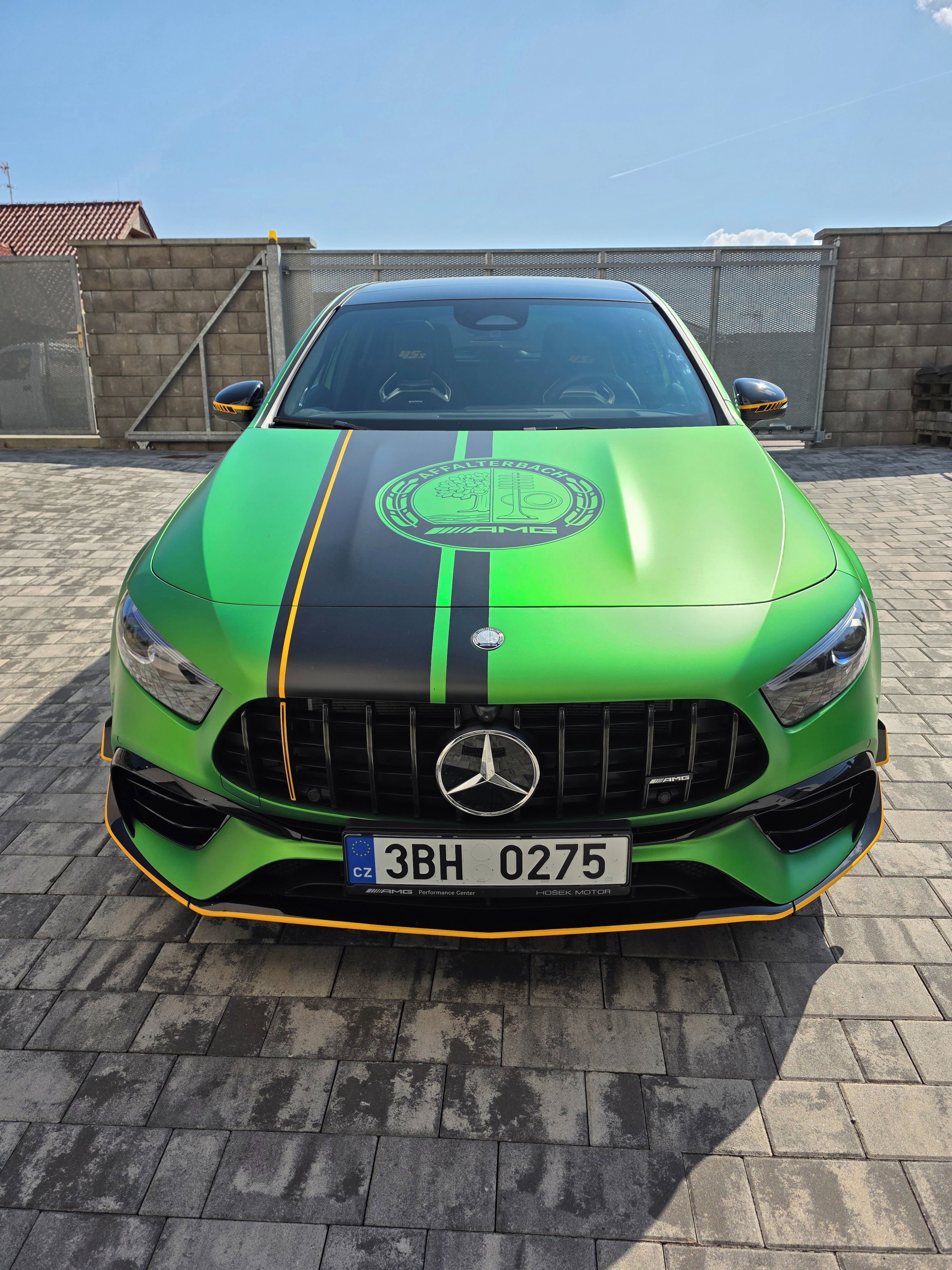 Mercedes-Benz Třídy A, A45S Green Hell Magno Edition - fotka 2