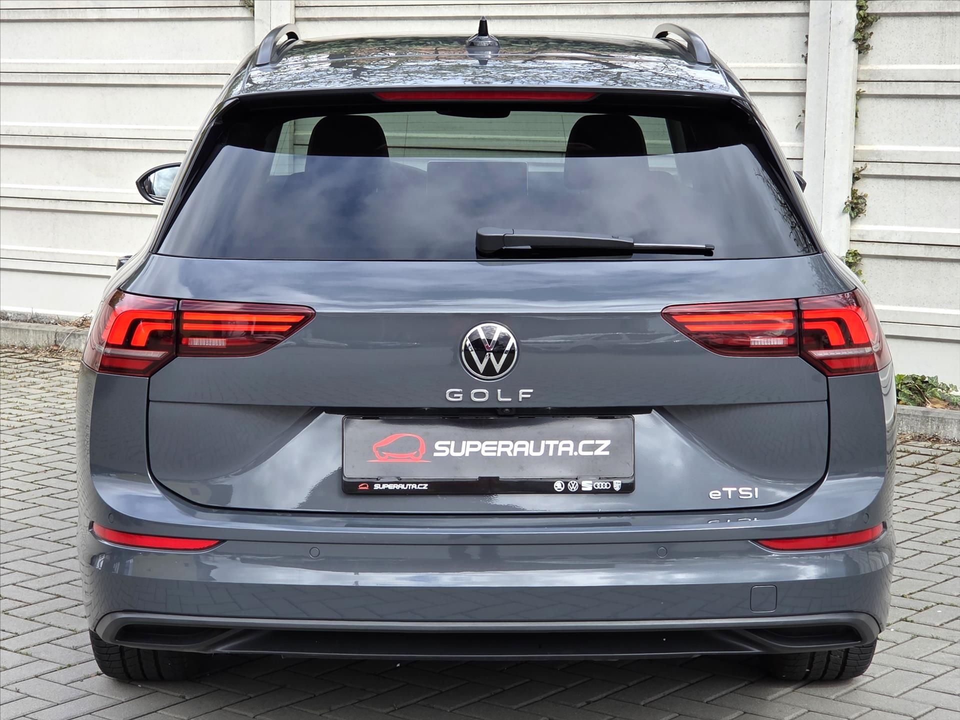 Volkswagen Golf, 1,5 eTSi 110kW DSG Life Tov.zá - fotka 5