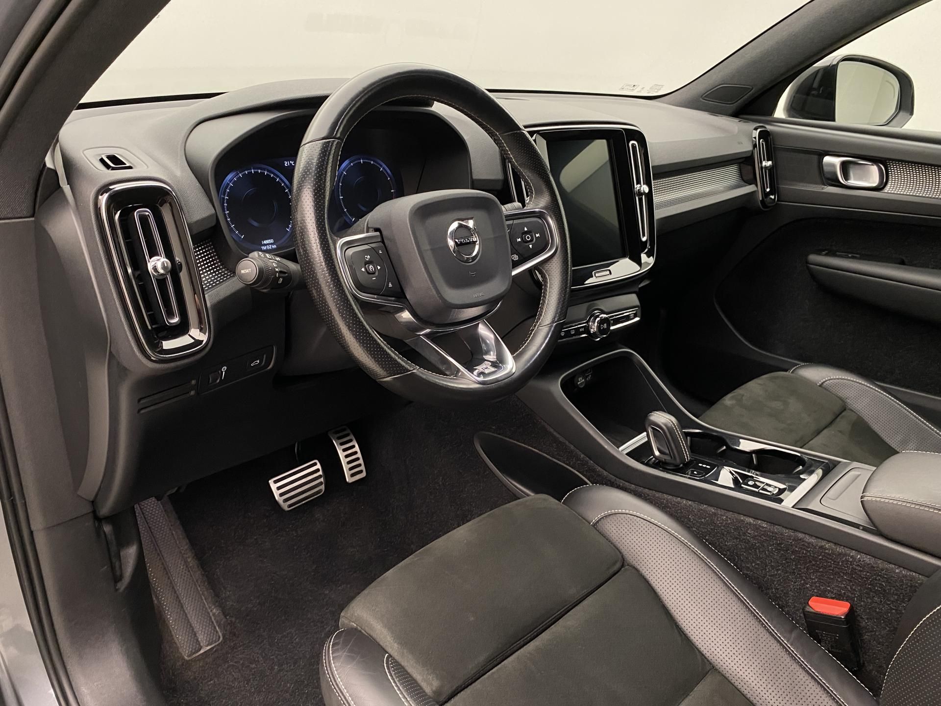 Volvo XC40, D4 AWD R-DESIGN AUT CZ - fotka 4