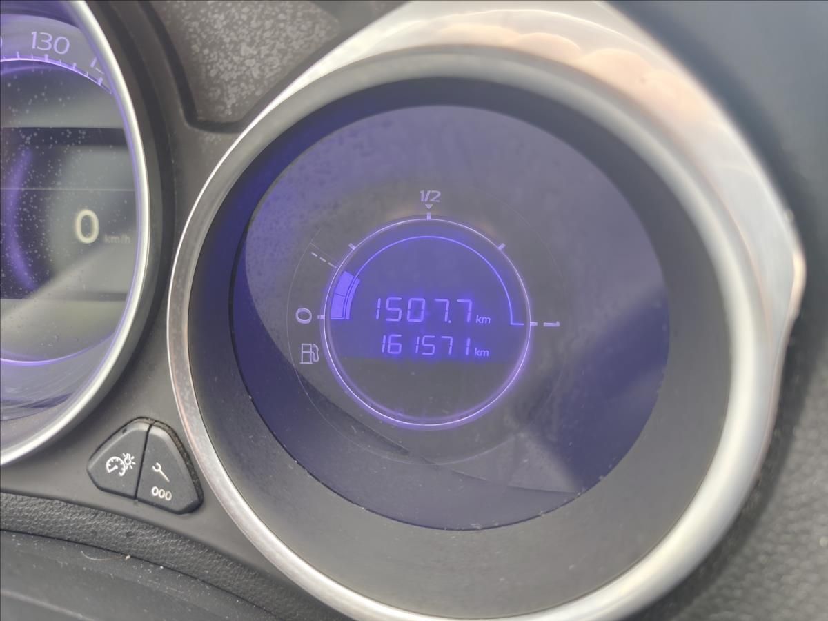 DS 4, 2,0   Sport - Chic, 2,0hDI 133 - fotka 6