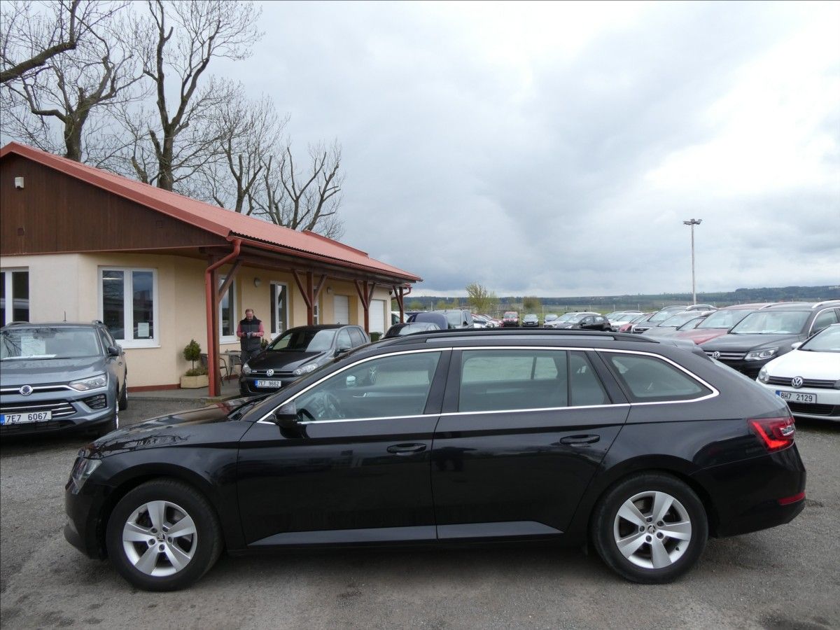 Škoda Superb, 1,6 TDi 88kW DPH - fotka 6