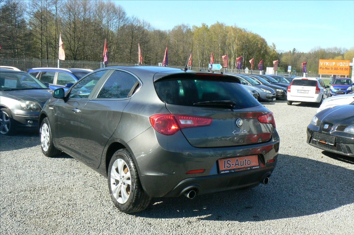 Alfa Romeo Giulietta, 2,0 JTDM -2  16V - fotka 5