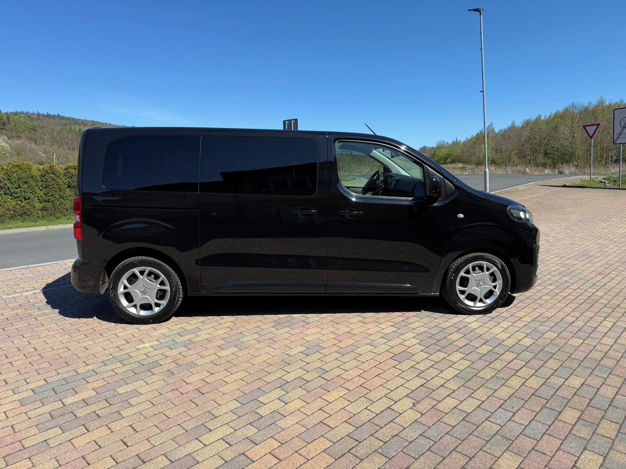 Citroën SpaceTourer, 2.0 HDI 130kW AUTOMAT 8 MÍST - fotka 6