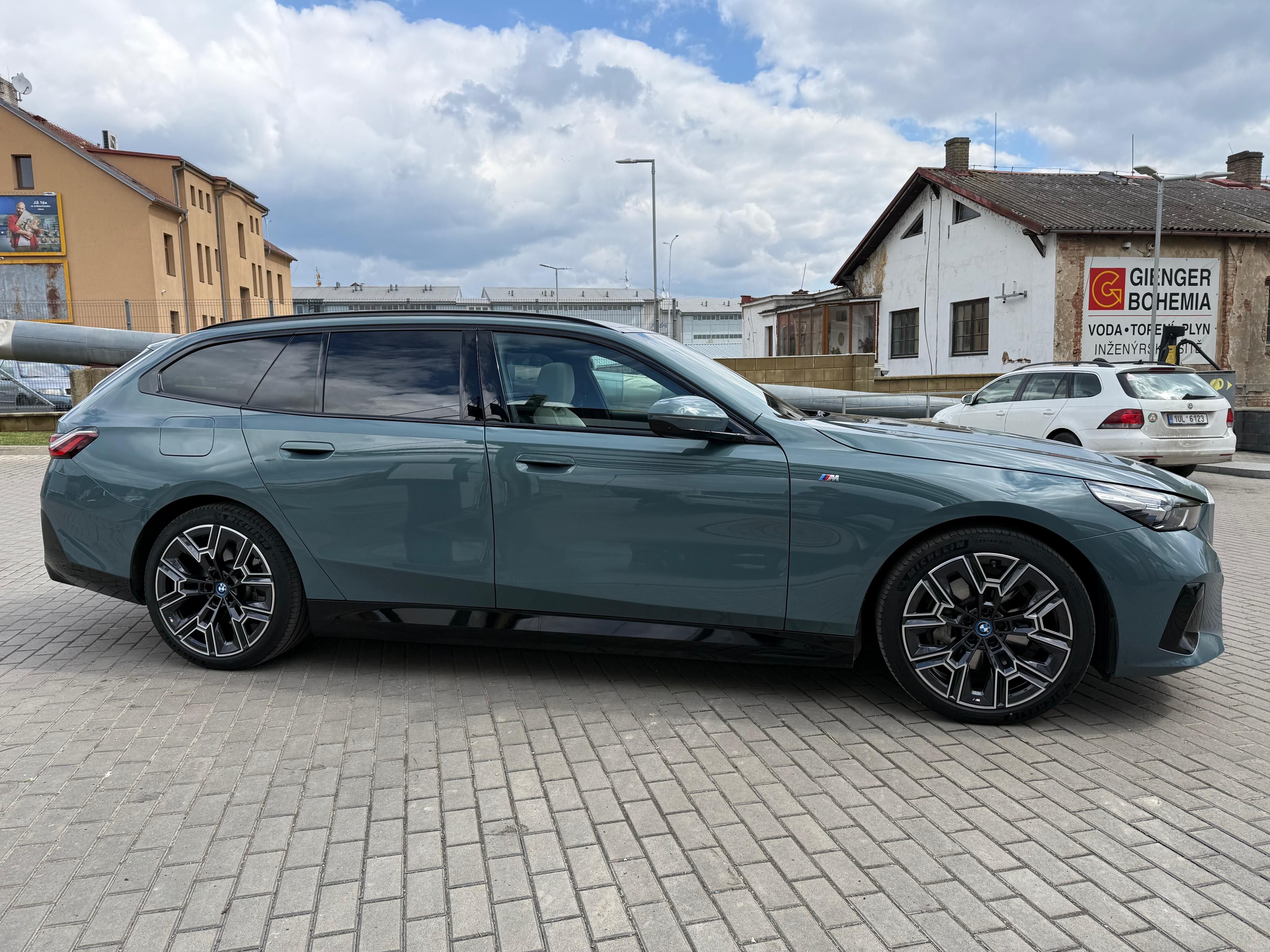 BMW i5, eDrive40 M-Paket ACC B&W - fotka 3