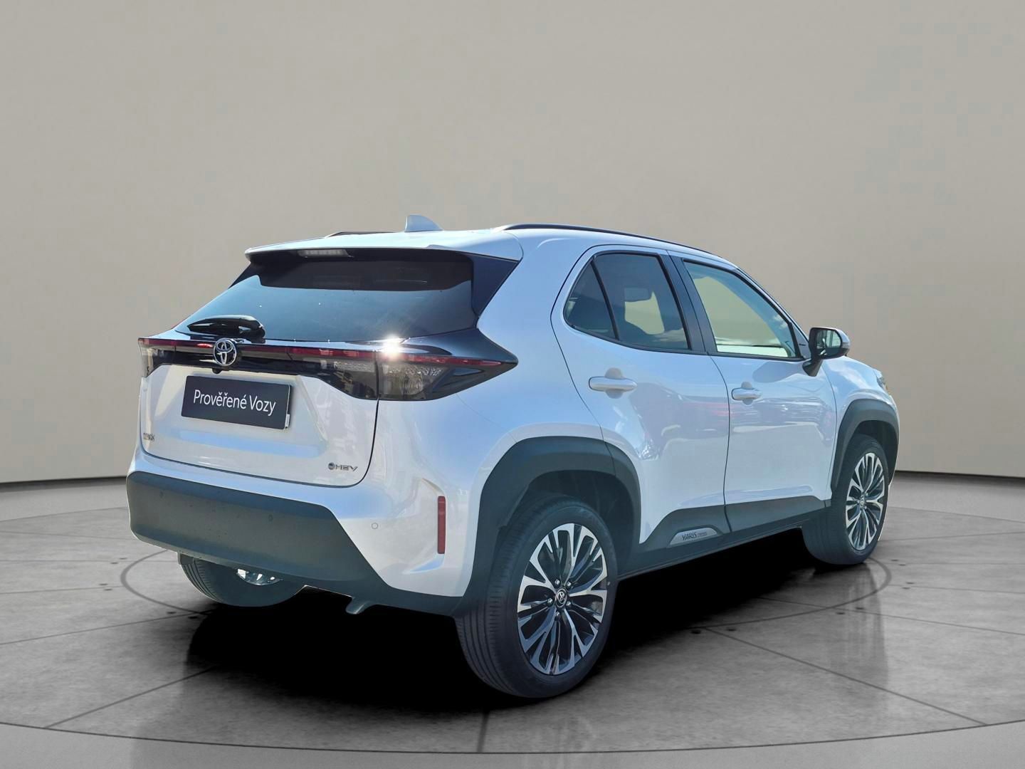 Toyota Yaris Cross, 1,5 HEV Executive - fotka 2