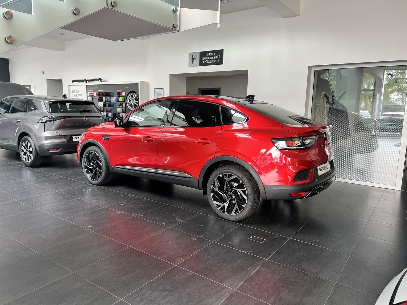 Renault Arkana, esprit Alpine full hybrid E-Te - fotka 4
