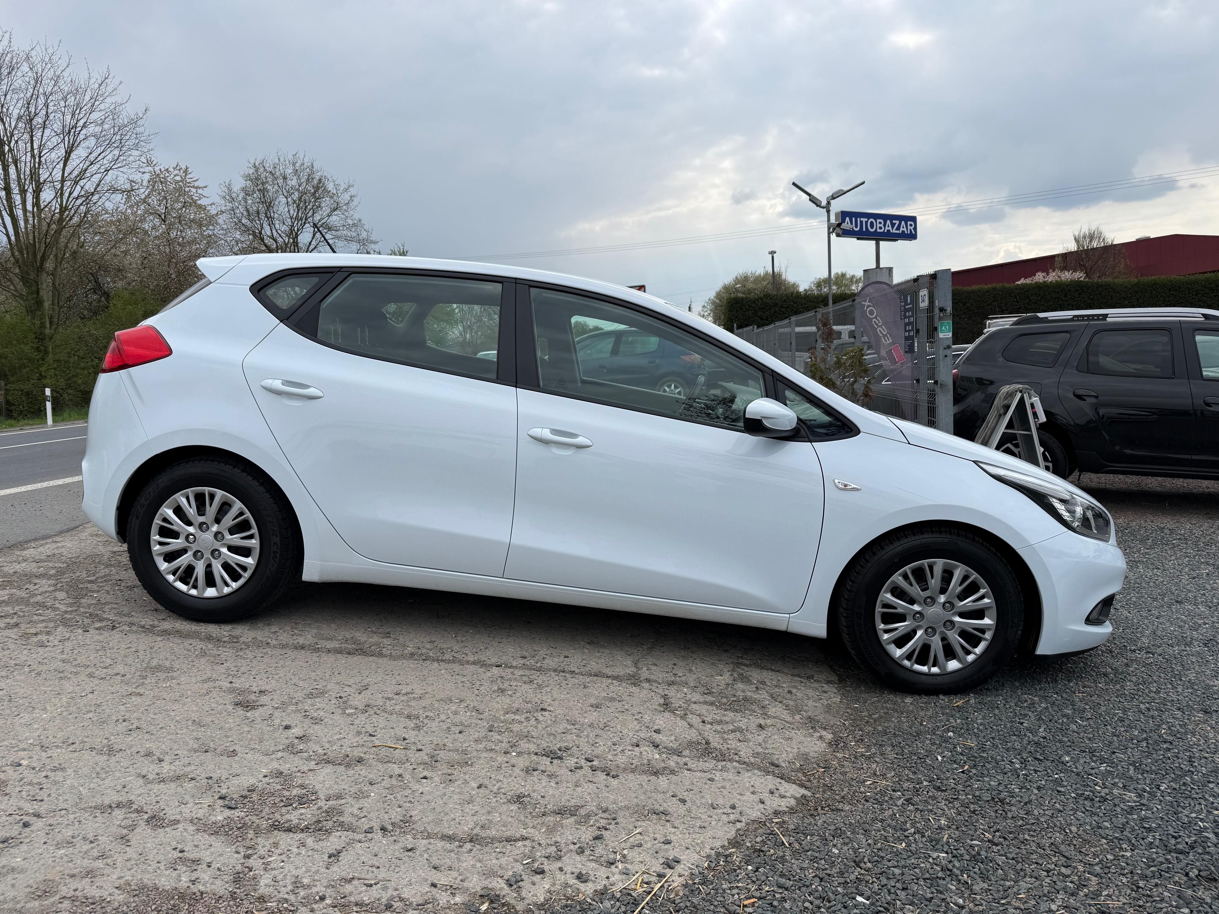 Kia Cee´d, 1.4 CVVT ČR - fotka 5