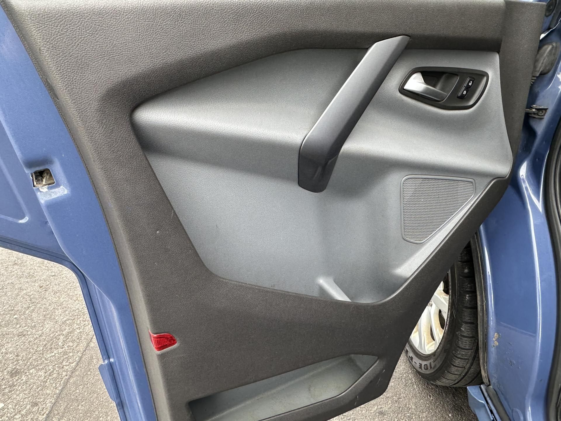 Ford Transit Custom, SPORT 2.2/114Kw  *3.Místa *TZ* - fotka 6