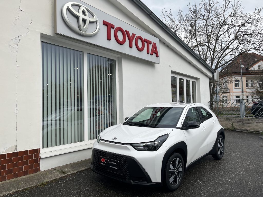 Toyota Aygo, 1.5L HEV Comfort