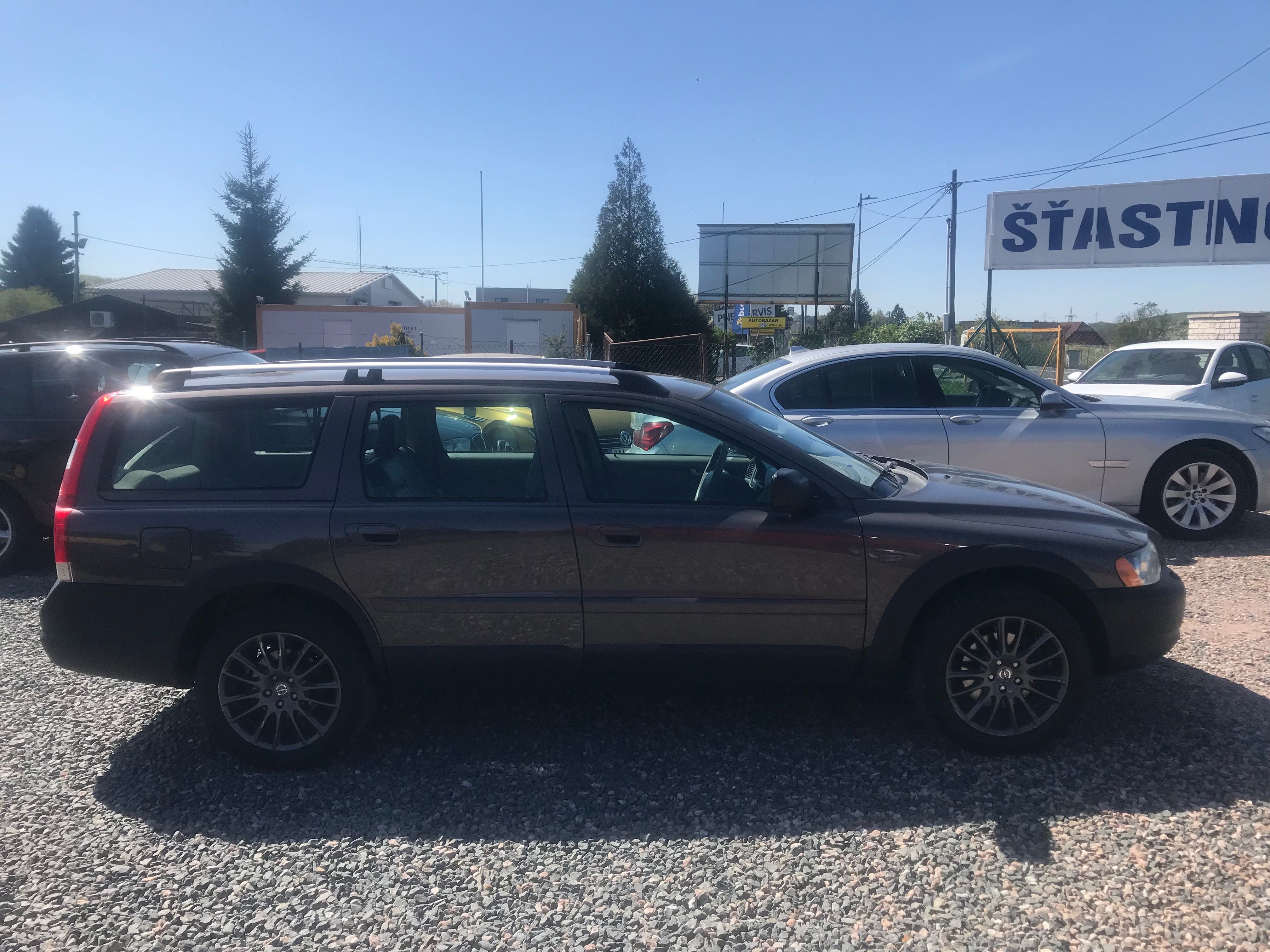 Volvo XC70, 2.4 D5 136 KW,AWD,AUTOMAT - fotka 4