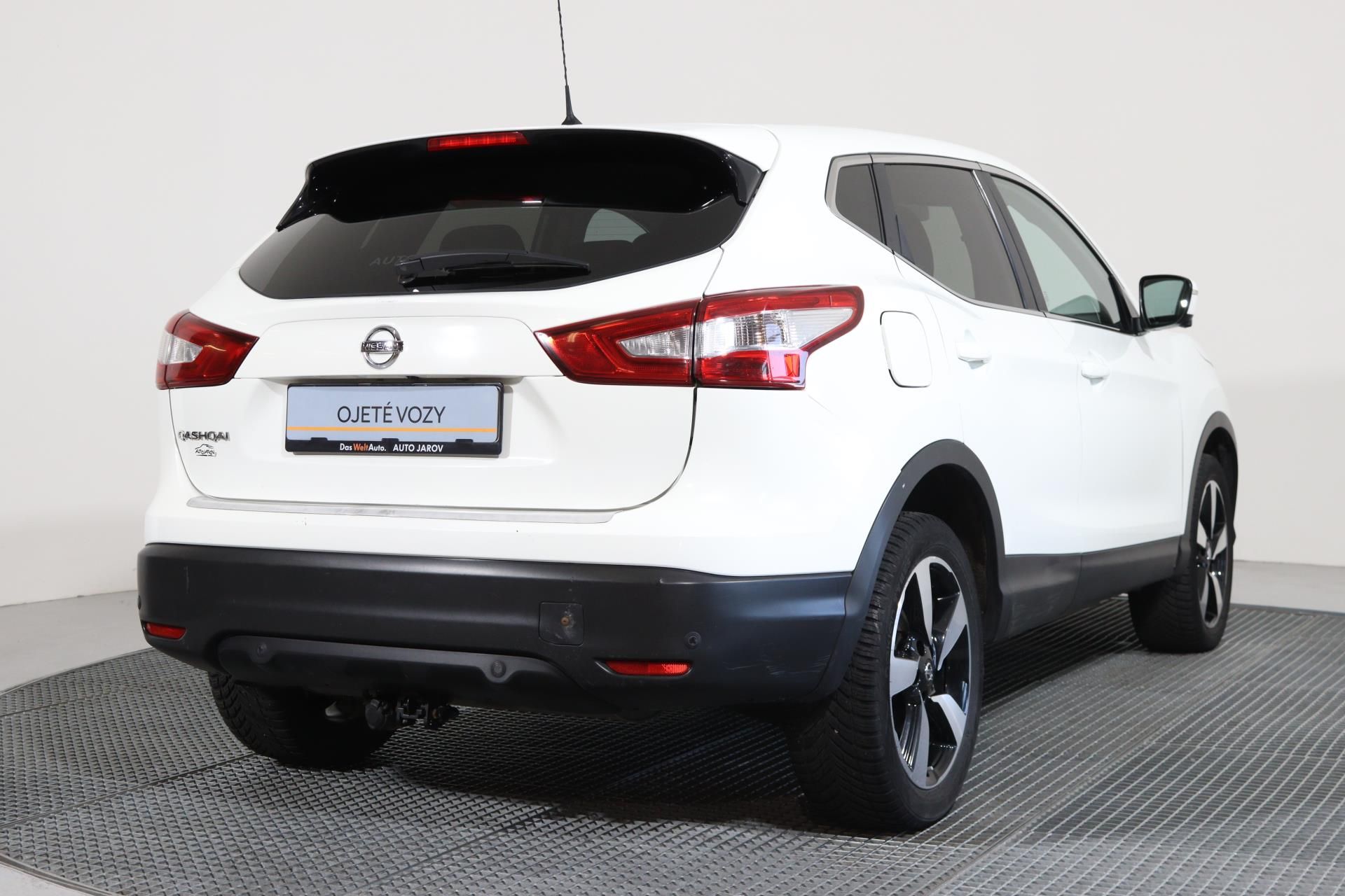 Nissan Qashqai, 1,6 DIG-T 120kW/ TAŽNÉ Z. - fotka 2