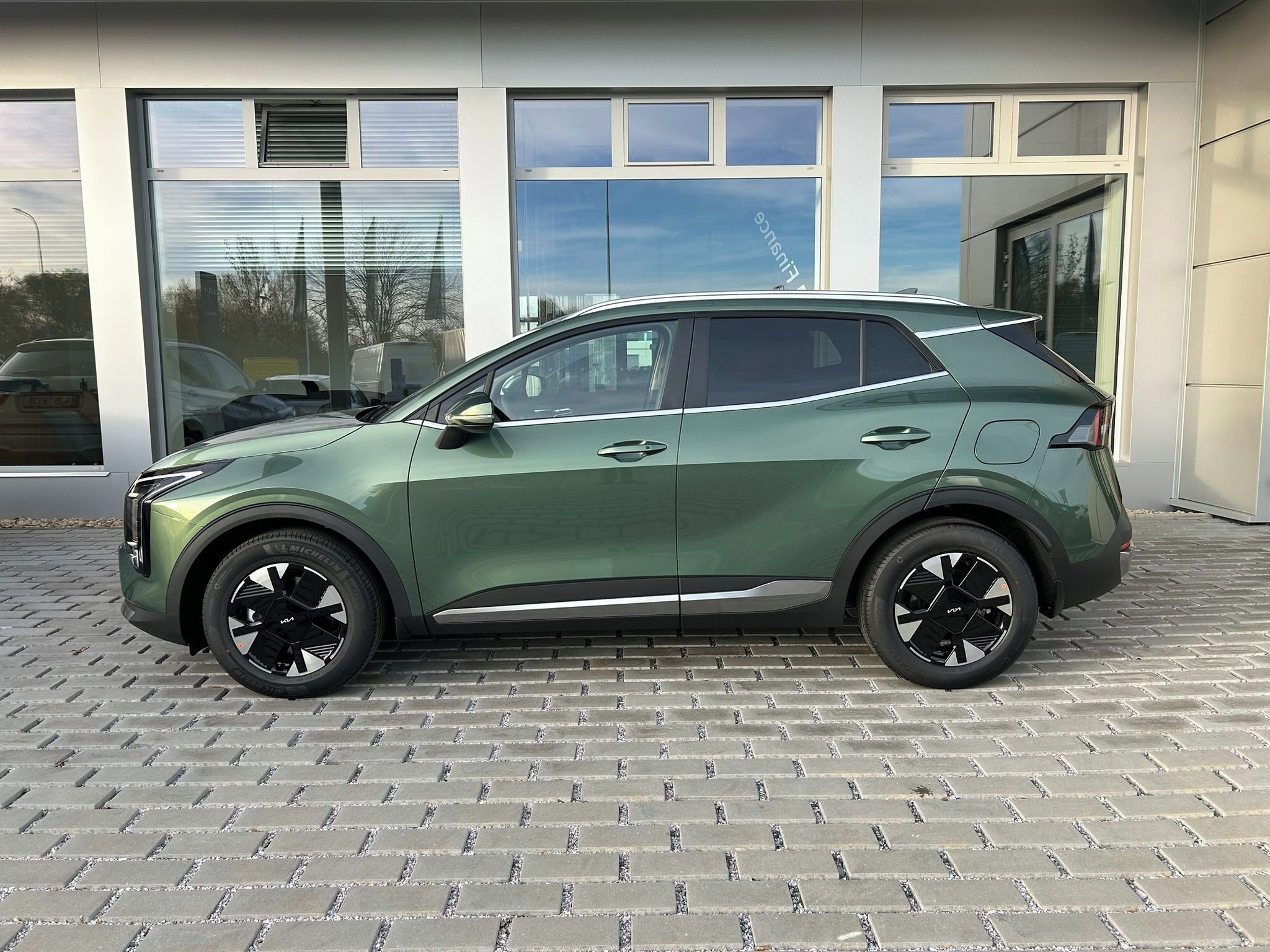 Kia Sportage, 1,6 T-GDi  4x2 EXCLUSIVE PLUS - fotka 4