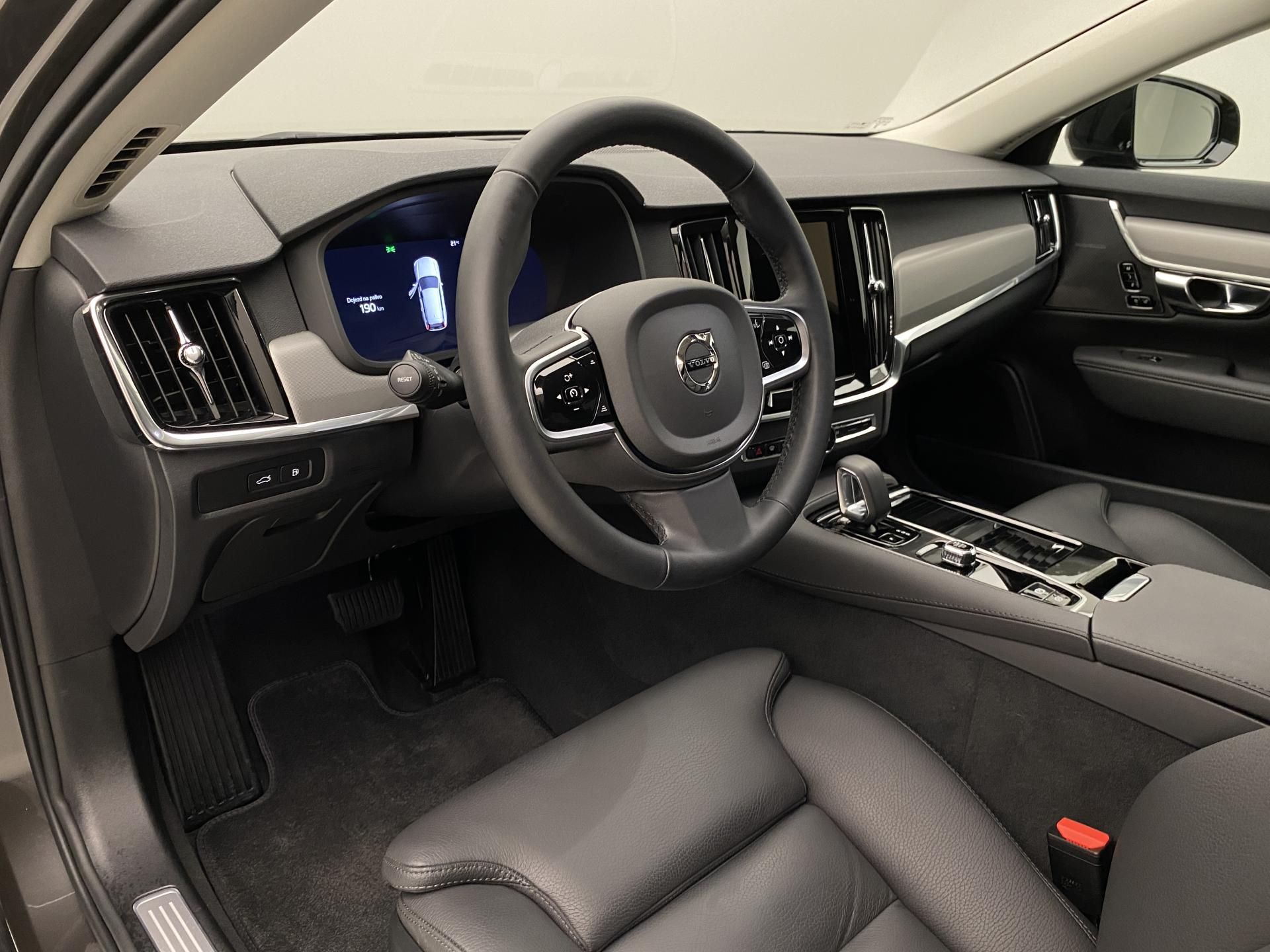 Volvo V90, T6 AWD RECHARGE DARK PLUS AUT - fotka 4