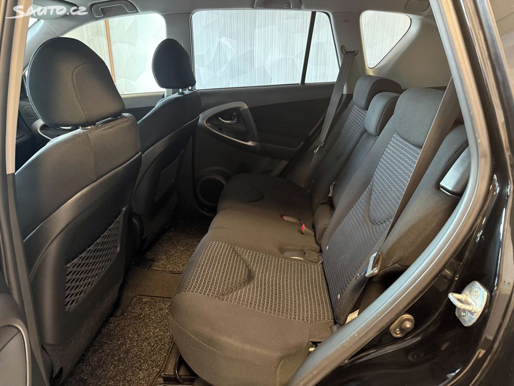 Toyota Rav4, fotka 11