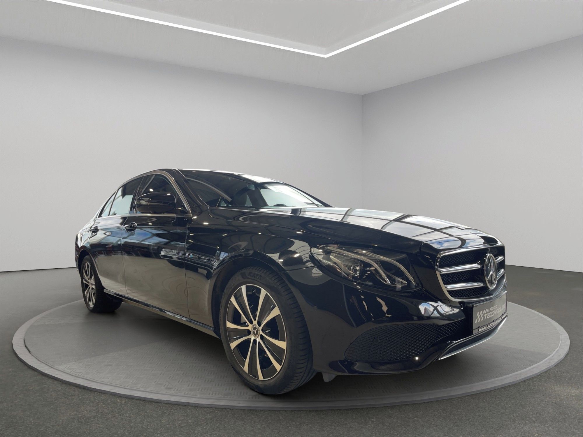 Mercedes-Benz Třídy E - fotka 4