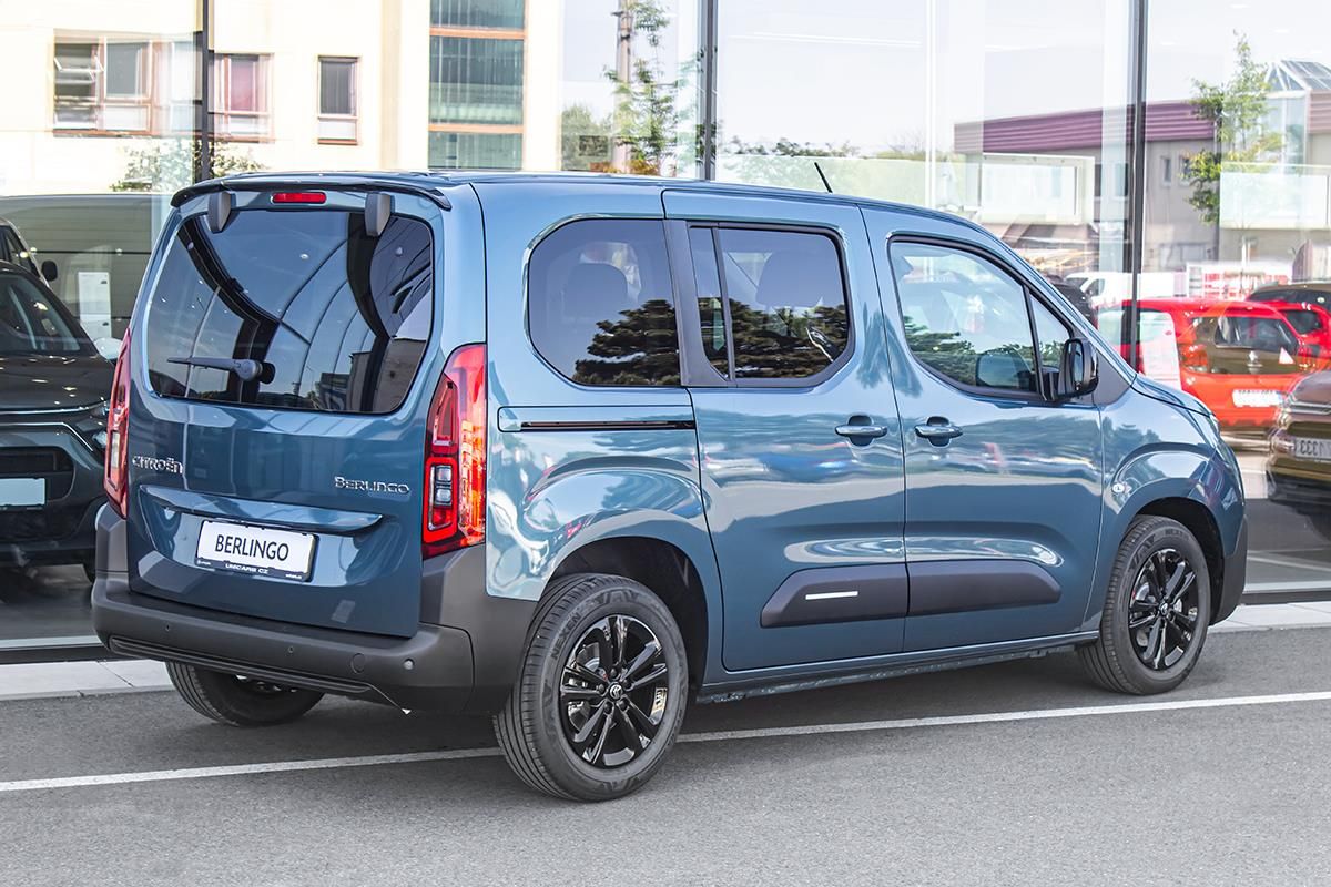 Citroën Berlingo, 1,2 PLUS benzín 110k + STYL - fotka 5