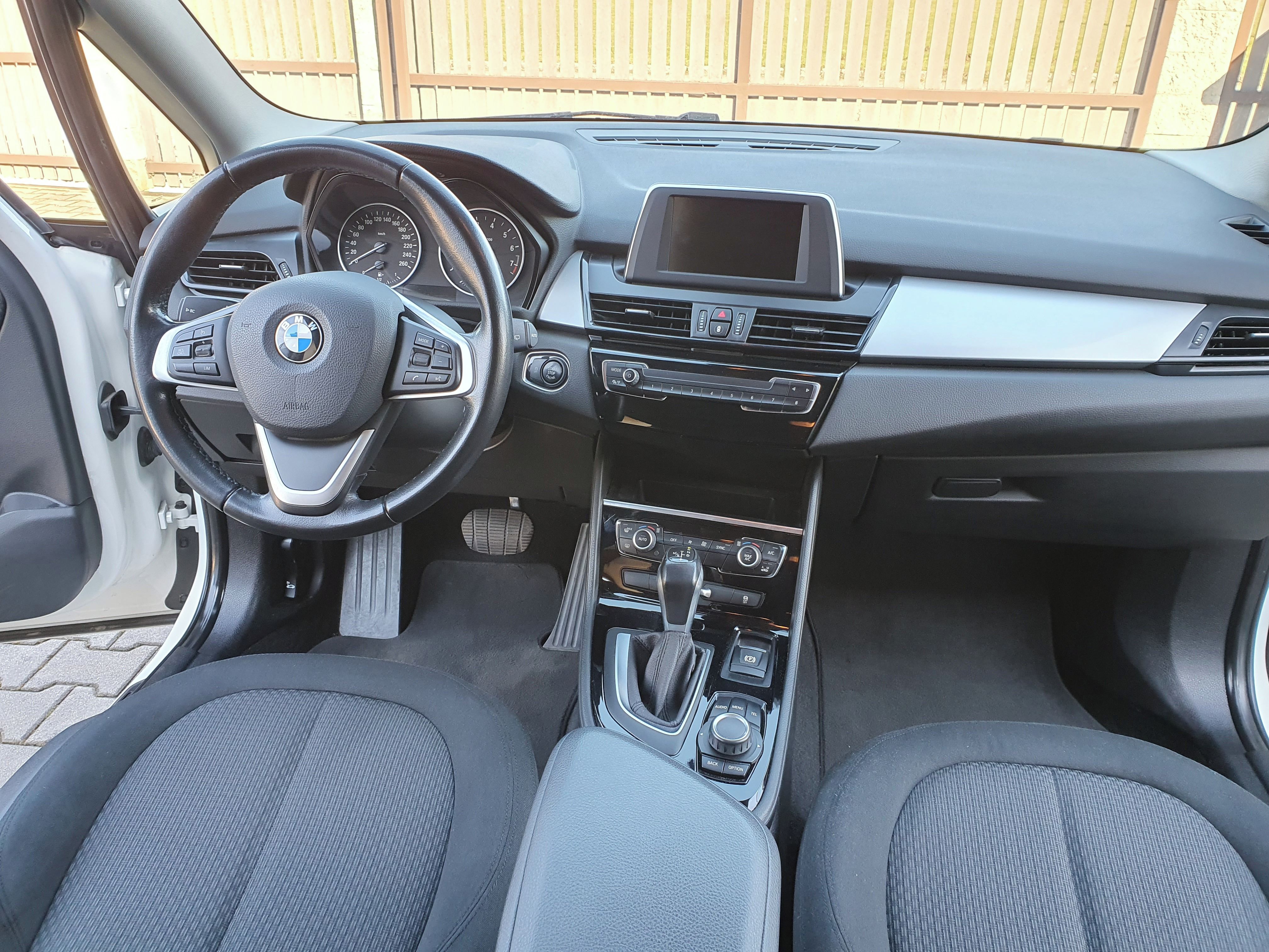 BMW Řada 2, 218i, Gran Tourer, ČR, automat - fotka 5