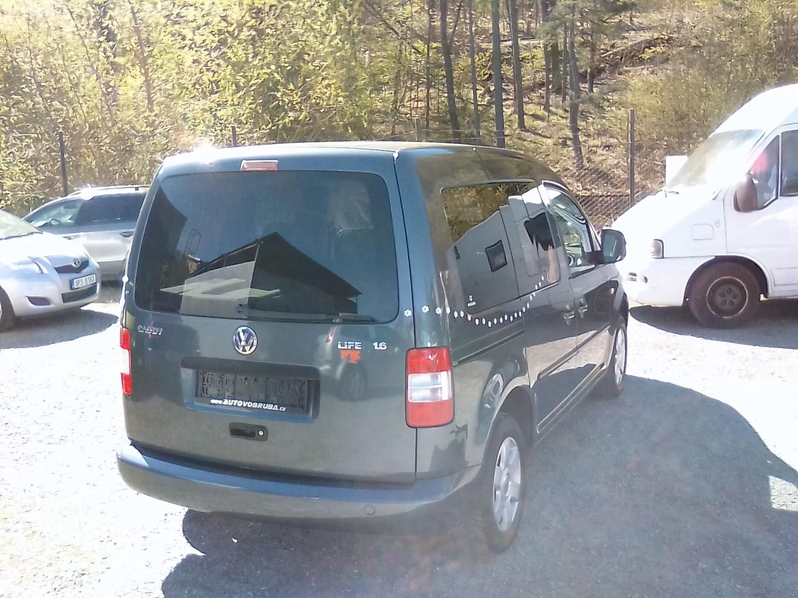 Volkswagen Caddy, 1.6i / 75 KW, 2.majitel, závěs - fotka 6