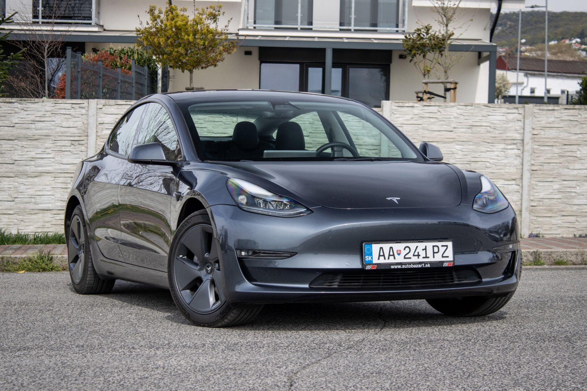 Tesla Model 3 - fotka 3