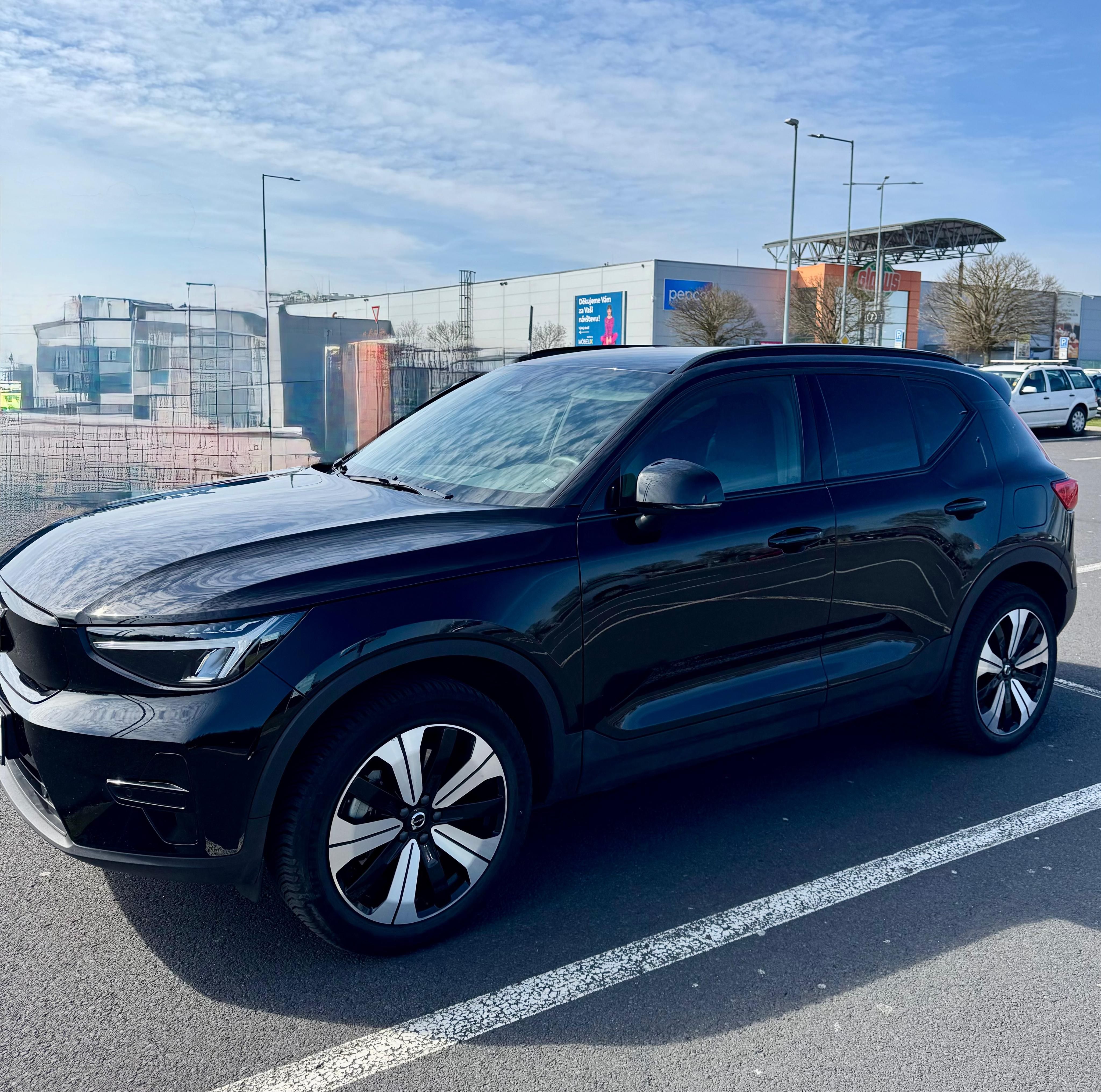 Volvo XC40, Prodám VOLVO XC40 Elektro - fotka 3