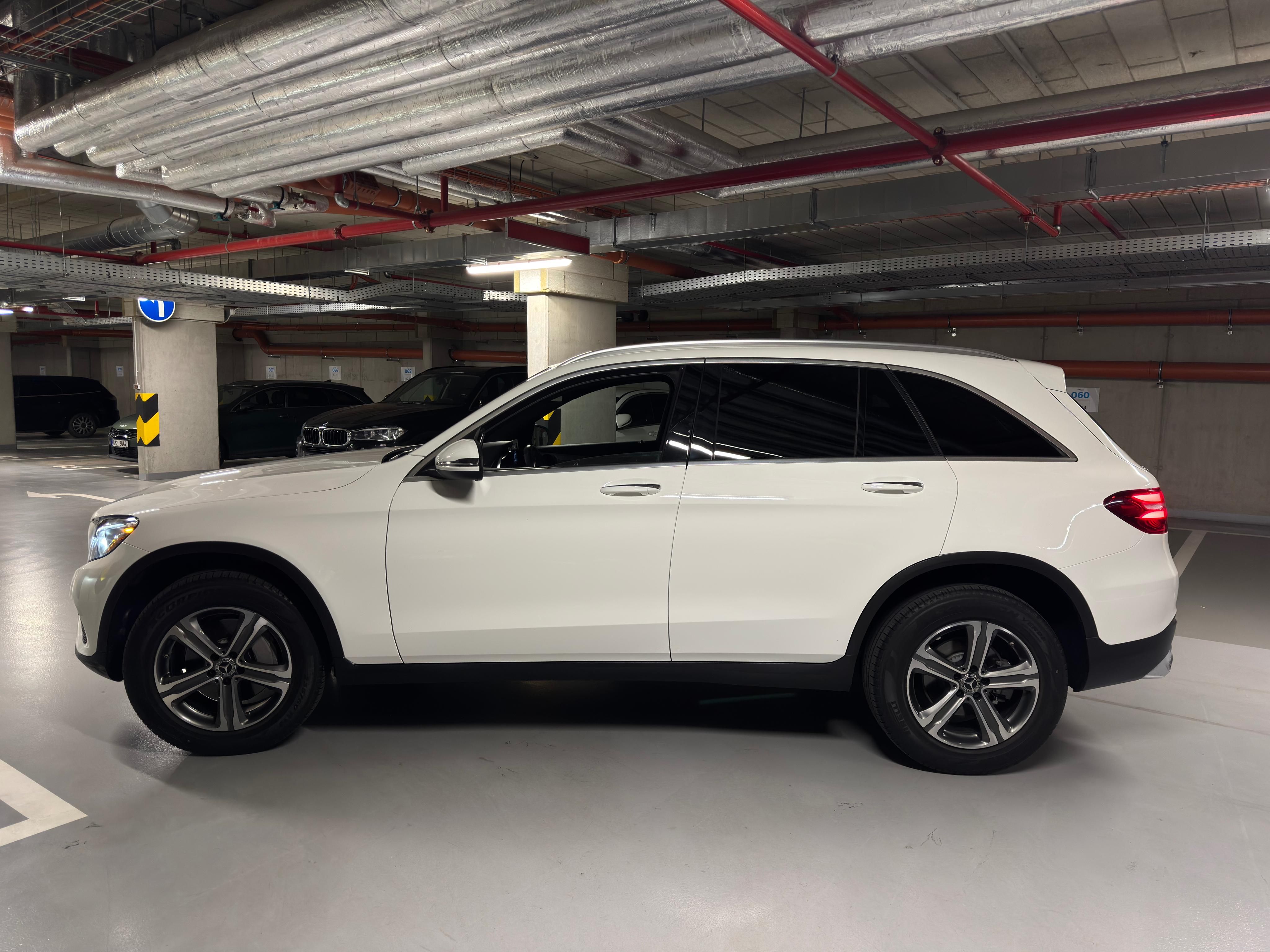 Mercedes-Benz GLC, 300 4MATIC, 1. majitel ČR - fotka 3