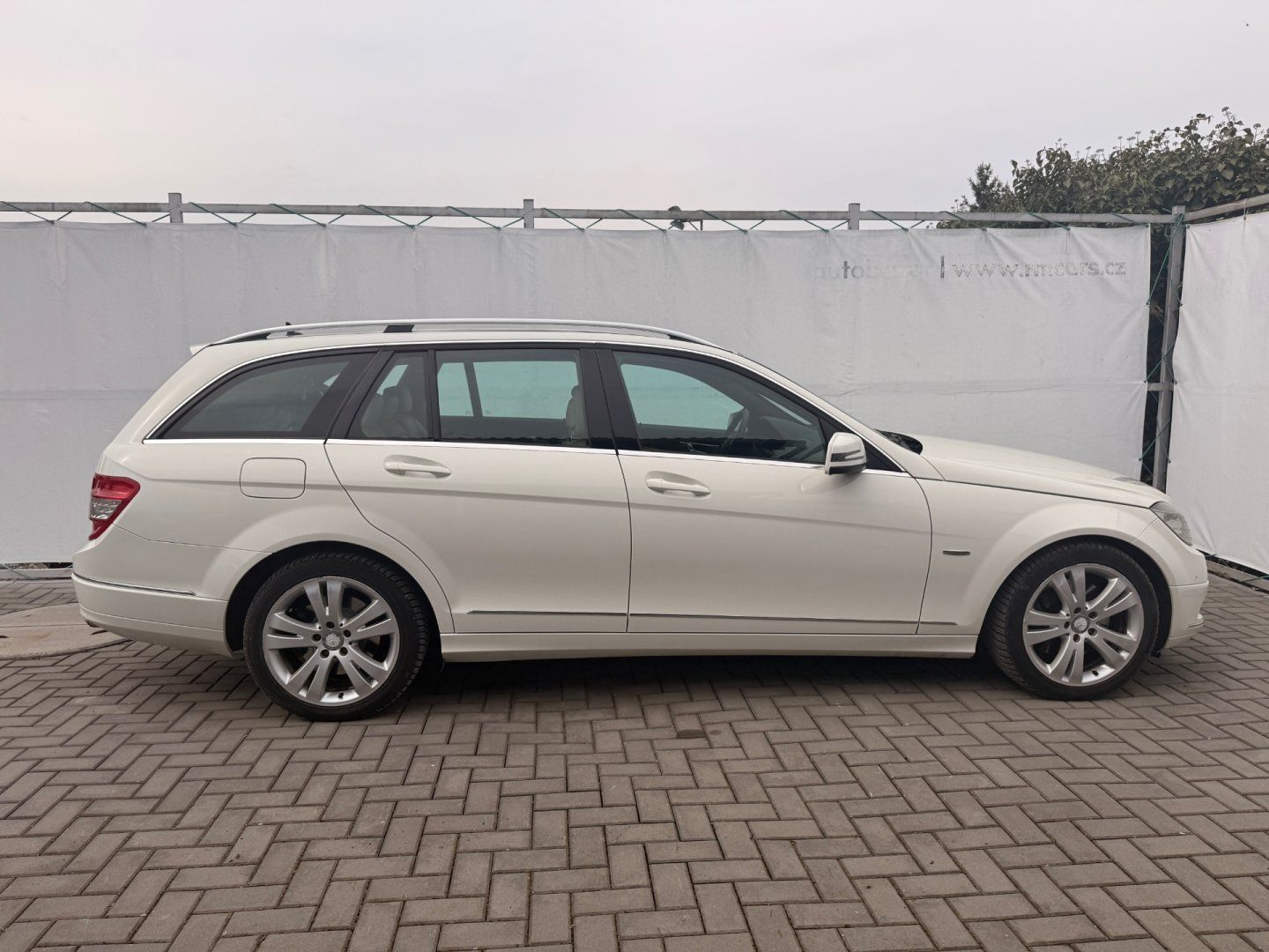 Mercedes-Benz Třídy C, 2.0 165kW*ČR*2.Maj.*CEBIA*AUT* - fotka 6