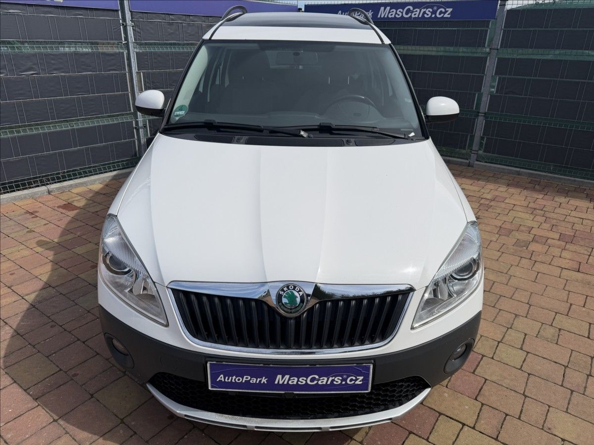 Škoda Roomster, 1.2 TSI Scout/Panorama - fotka 2