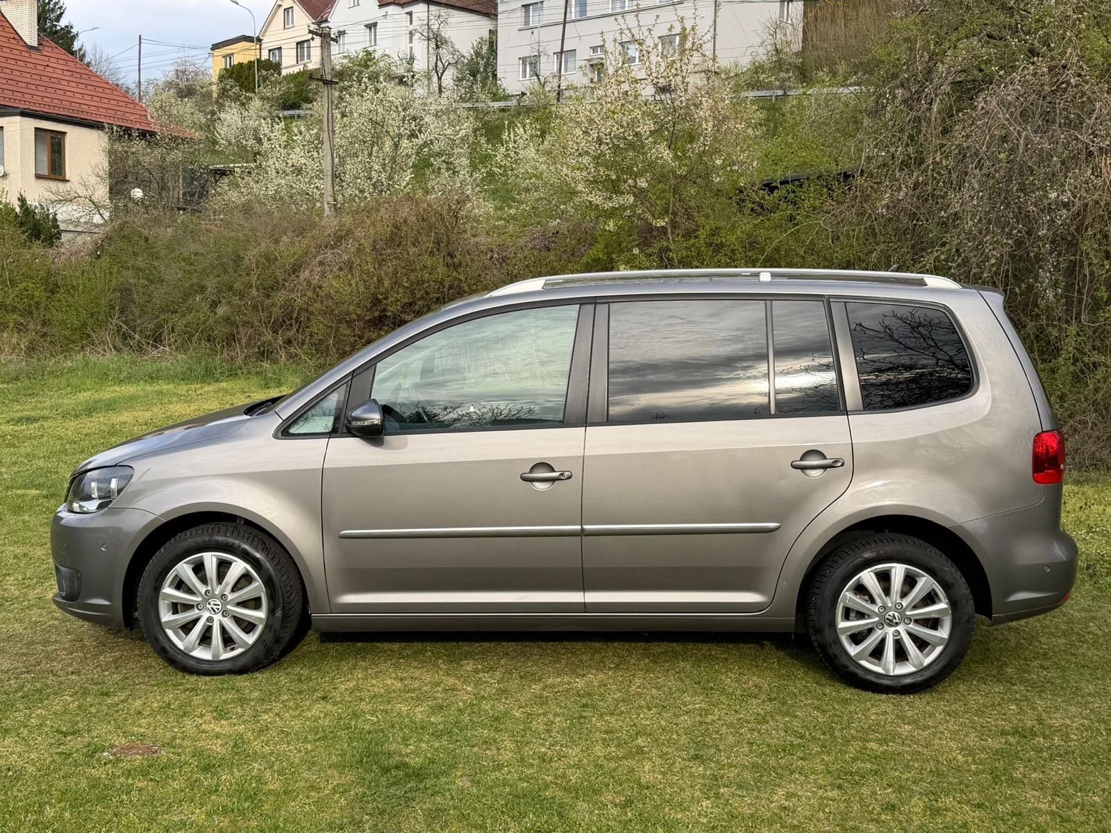 Volkswagen Touran, HIGHLINE 1,4 TSI - NAVIGACE !! - fotka 4