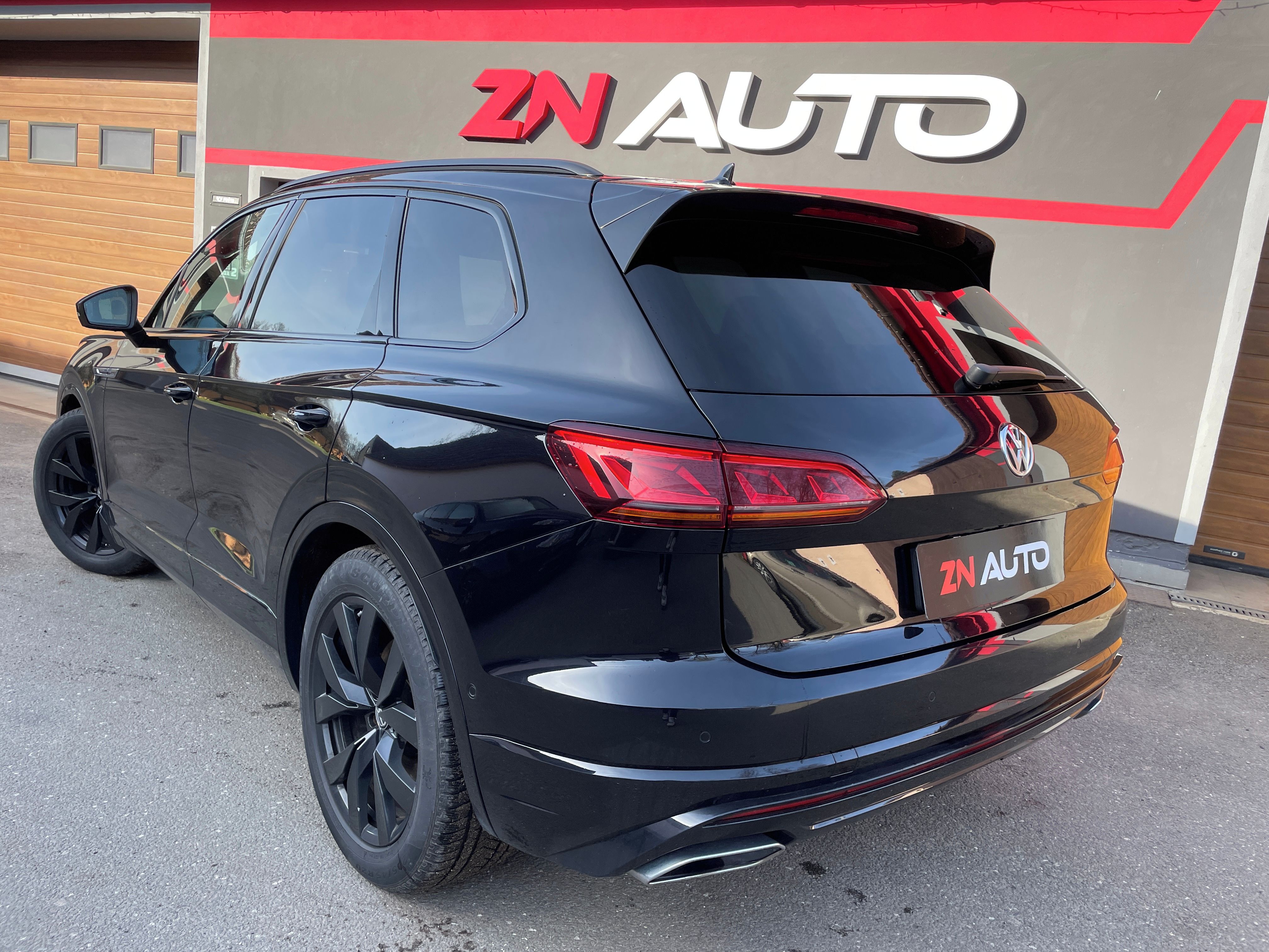 Volkswagen Touareg, TAŽNÉ, WEBASTO, R-LINE - fotka 3