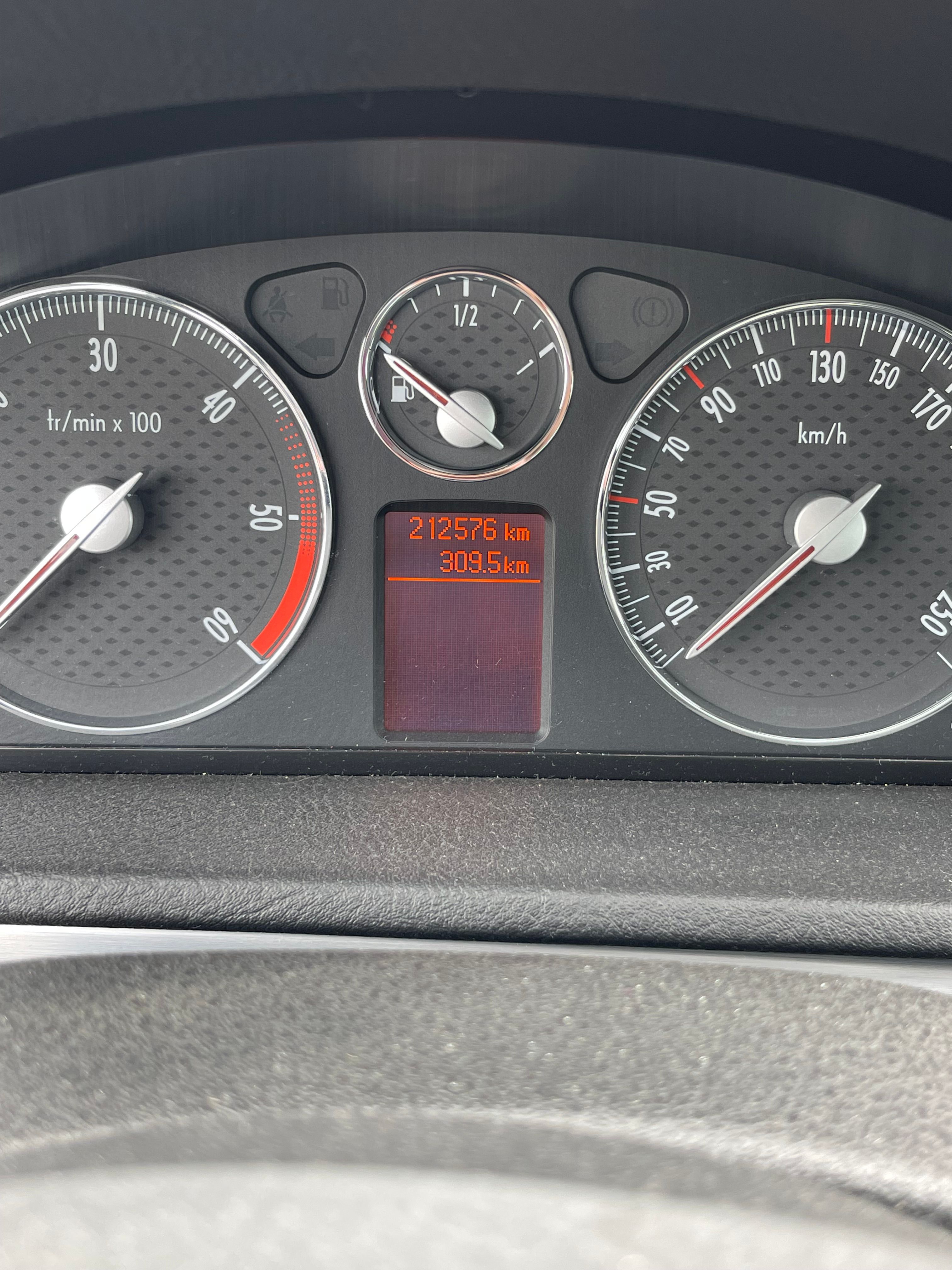 Peugeot 407, 2.0 Kupé, 100 kW, + litá kola - fotka 6