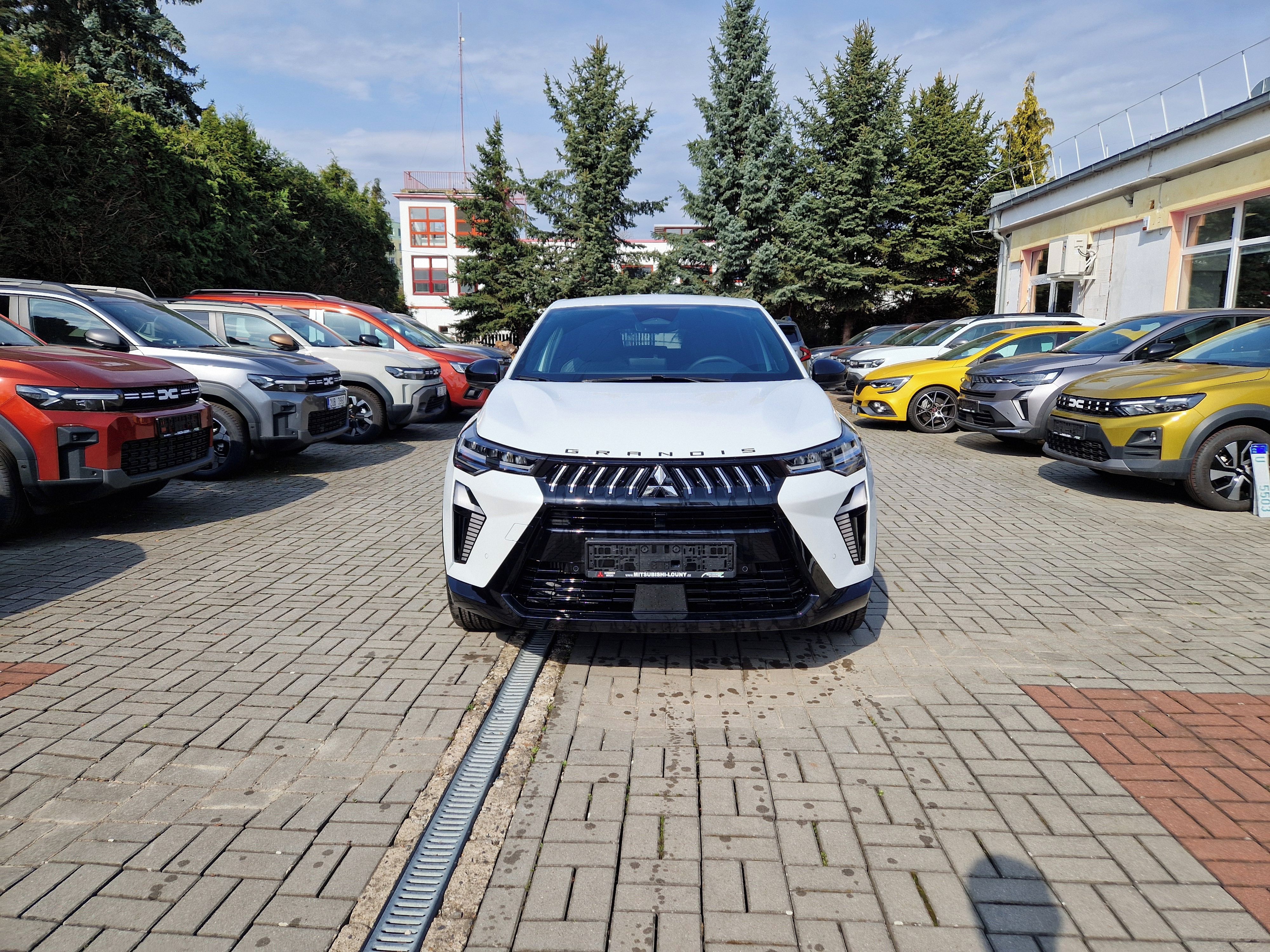 Mitsubishi Grandis, Intense+ 1.3 DI-T MHEV 104kW - fotka 2