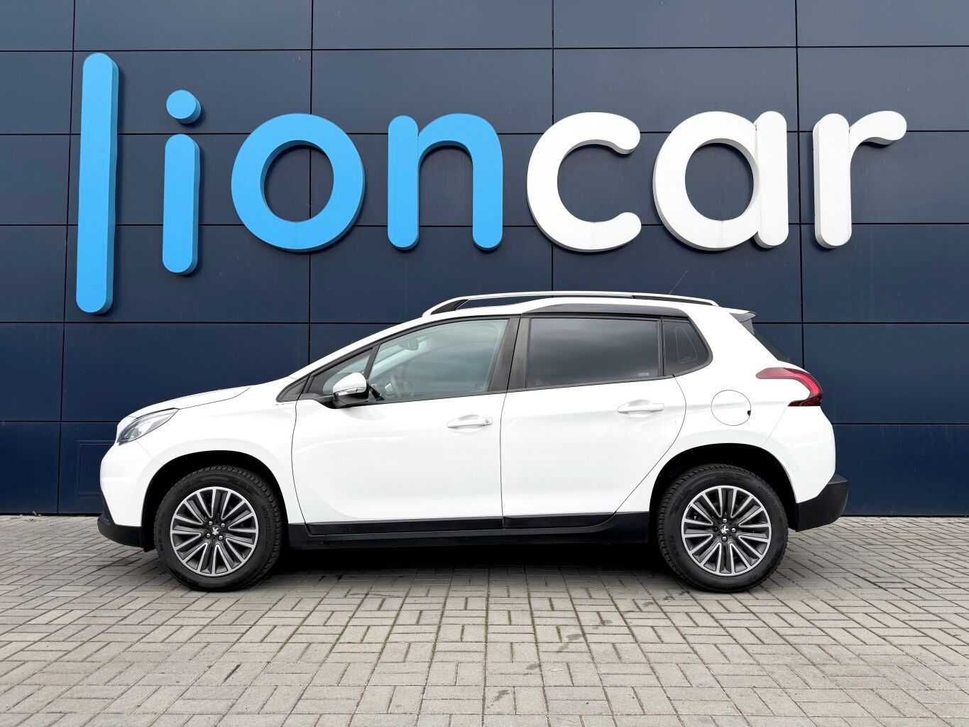 Peugeot 2008, ACTIVE, 130 koní, ČR, 1.majite - fotka 4