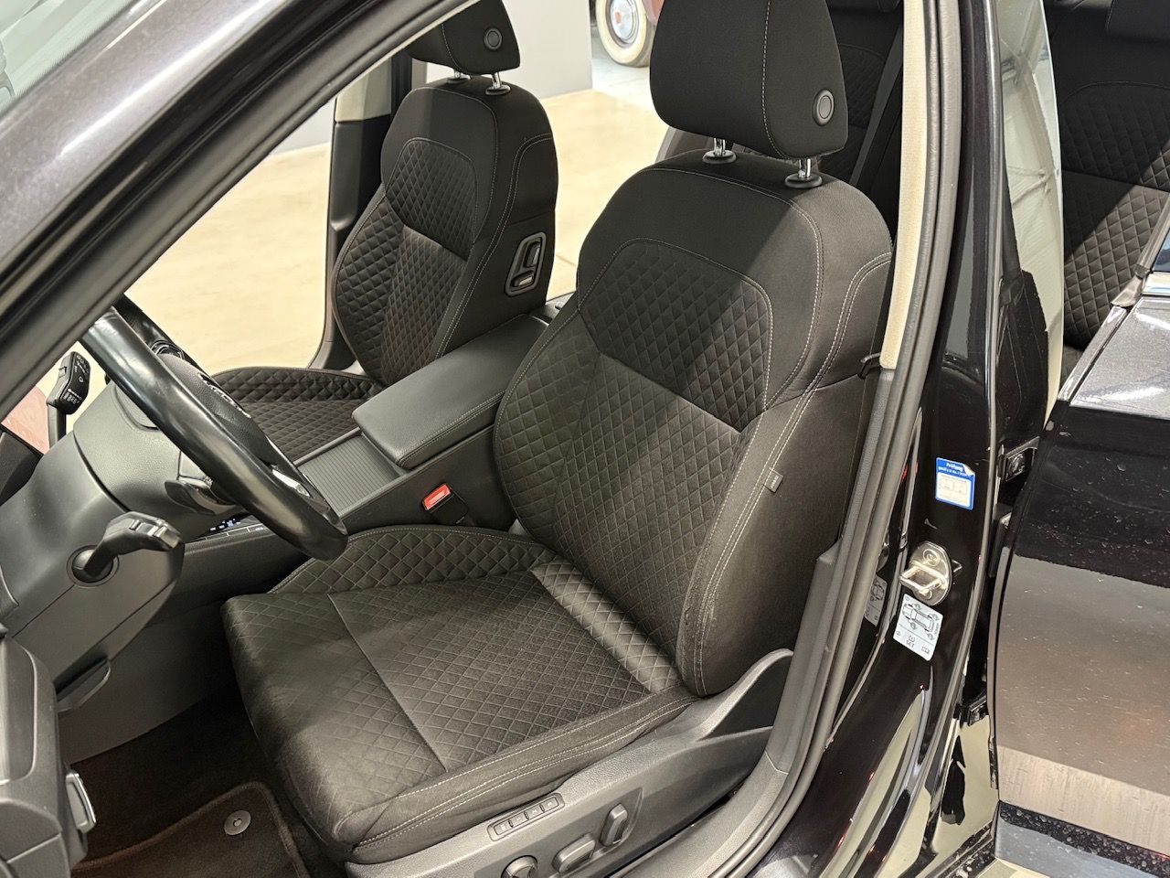 Škoda Superb, COMBI 2.0TDI 110kw DSG, STYLE - fotka 4