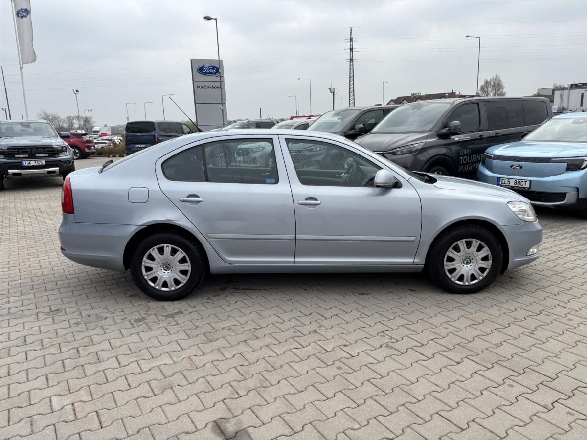 Škoda Octavia, 1,9 TDI 77kW Ambiente - fotka 6