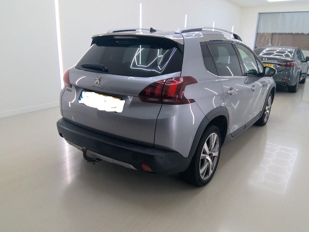 Peugeot 2008, 1.2i 96kw alure plna vybava - fotka 2