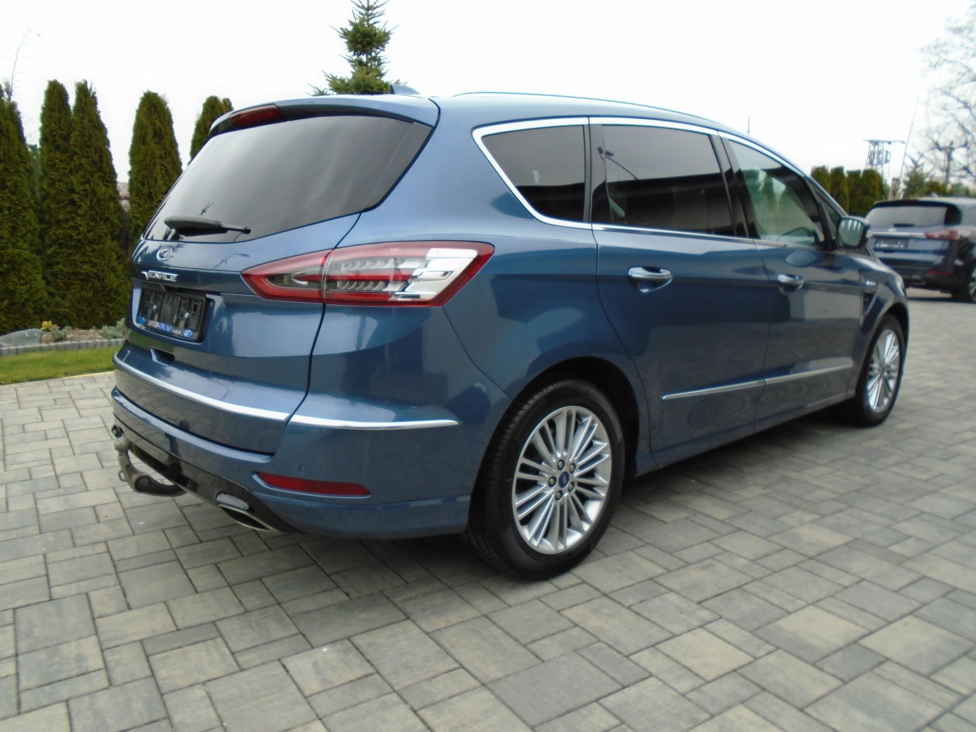 Ford S-MAX, 2,0EcxoBlue 140kW 8A Vignale - fotka 4