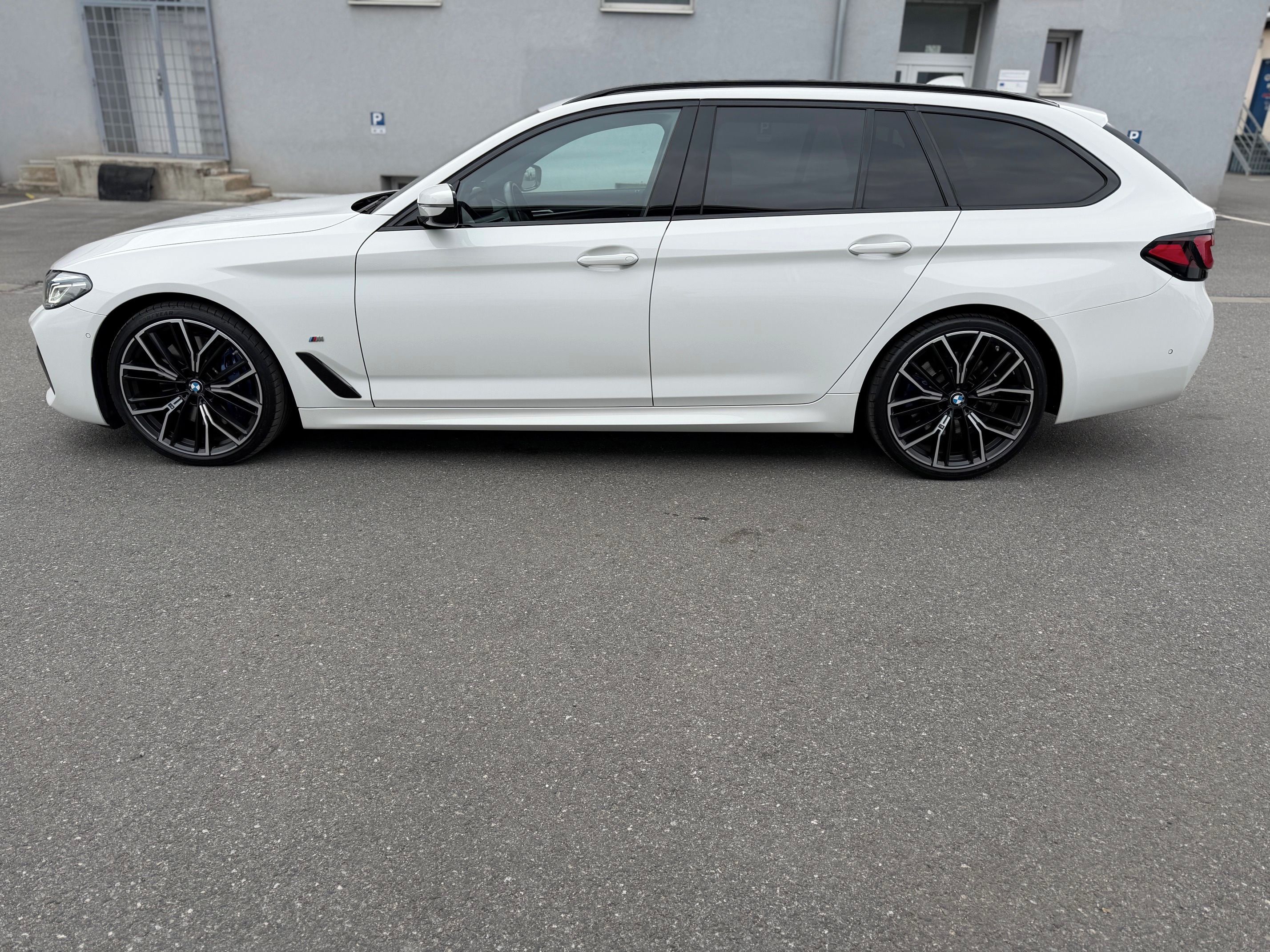 BMW Řada 5, 540i Laser H&K alu 20" M-pak - fotka 6